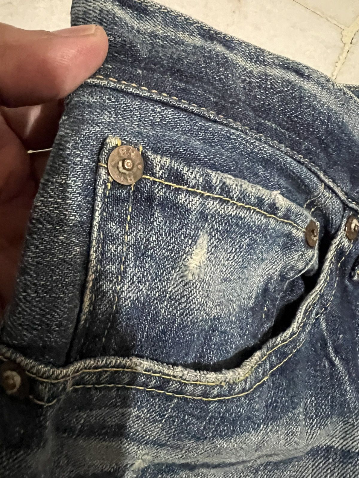 Japanese Brand 90’s BACK NUMBER 02 DISTRESSED PAINTER JEAN Size US 34 / EU 50 - 11 Thumbnail