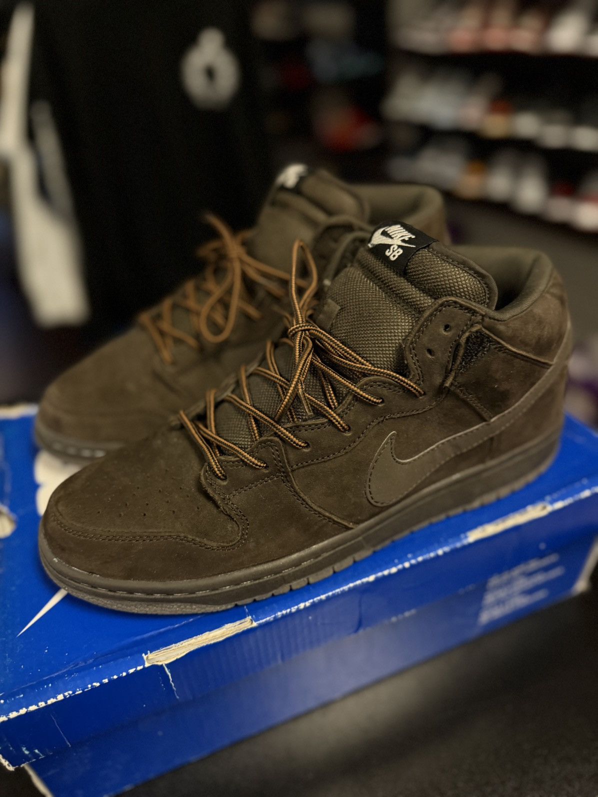 Nike Nike SB Mid Chocolate 2009 RARE W Box 🧼 Size 11 Size US 11 / EU 44 - 7 Thumbnail