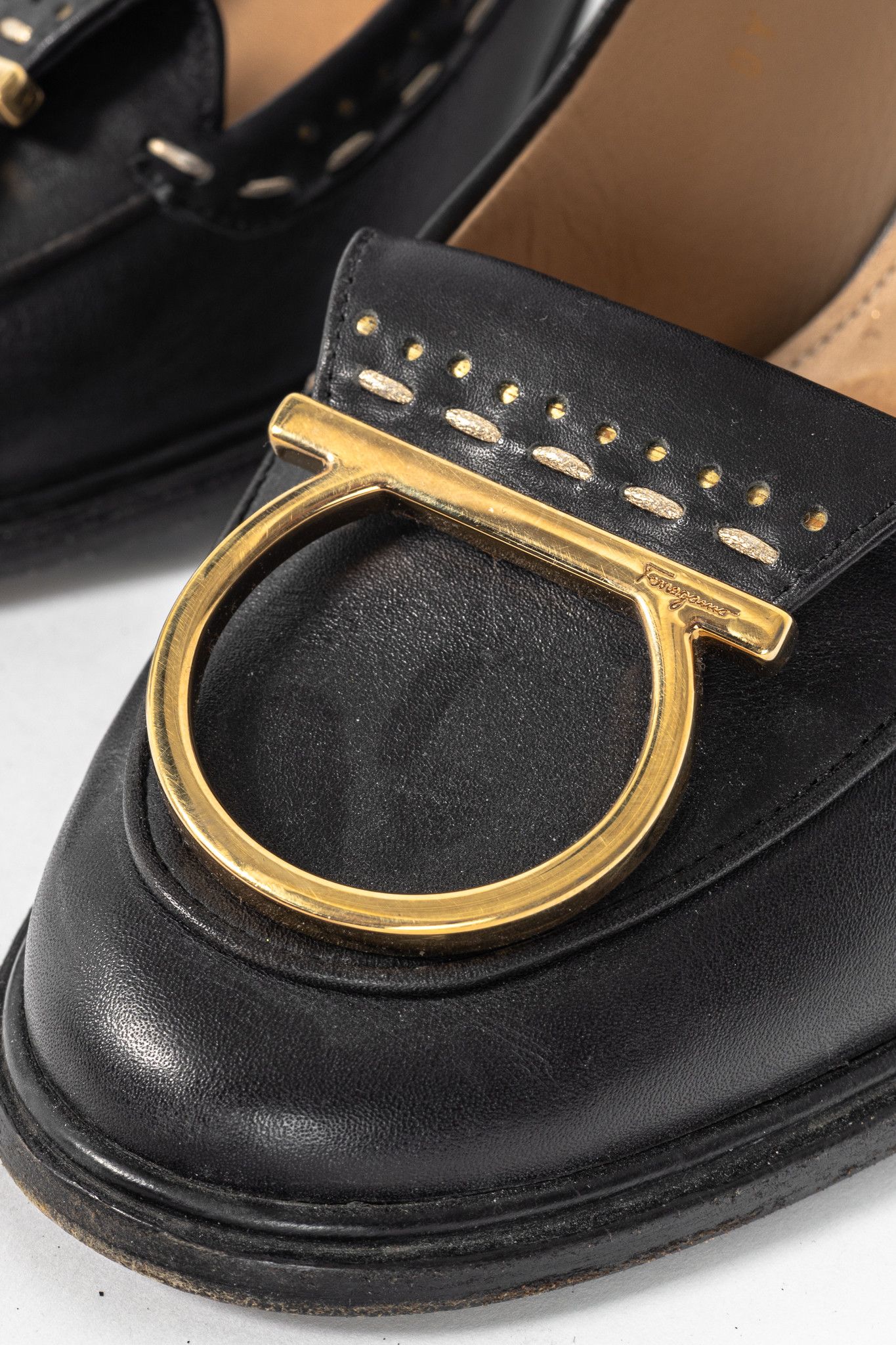 Salvatore Ferragamo Salvatore Ferragamo Fele Gancino Stitched Block-Heel Pumps Size US 10 / IT 40 - 7 Thumbnail