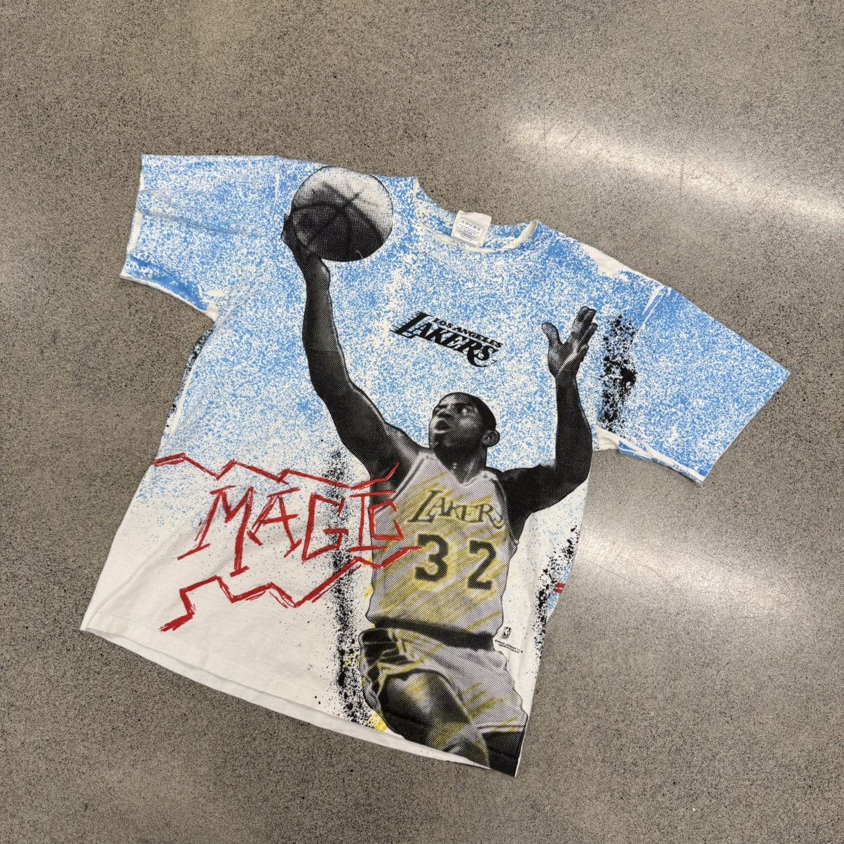 NBA VTG NBA MAGIC JOHNSON Los Angeles Lakers ALL OVER T-SHIRT Size US L / EU 52-54 / 3 - 1 Thumbnail