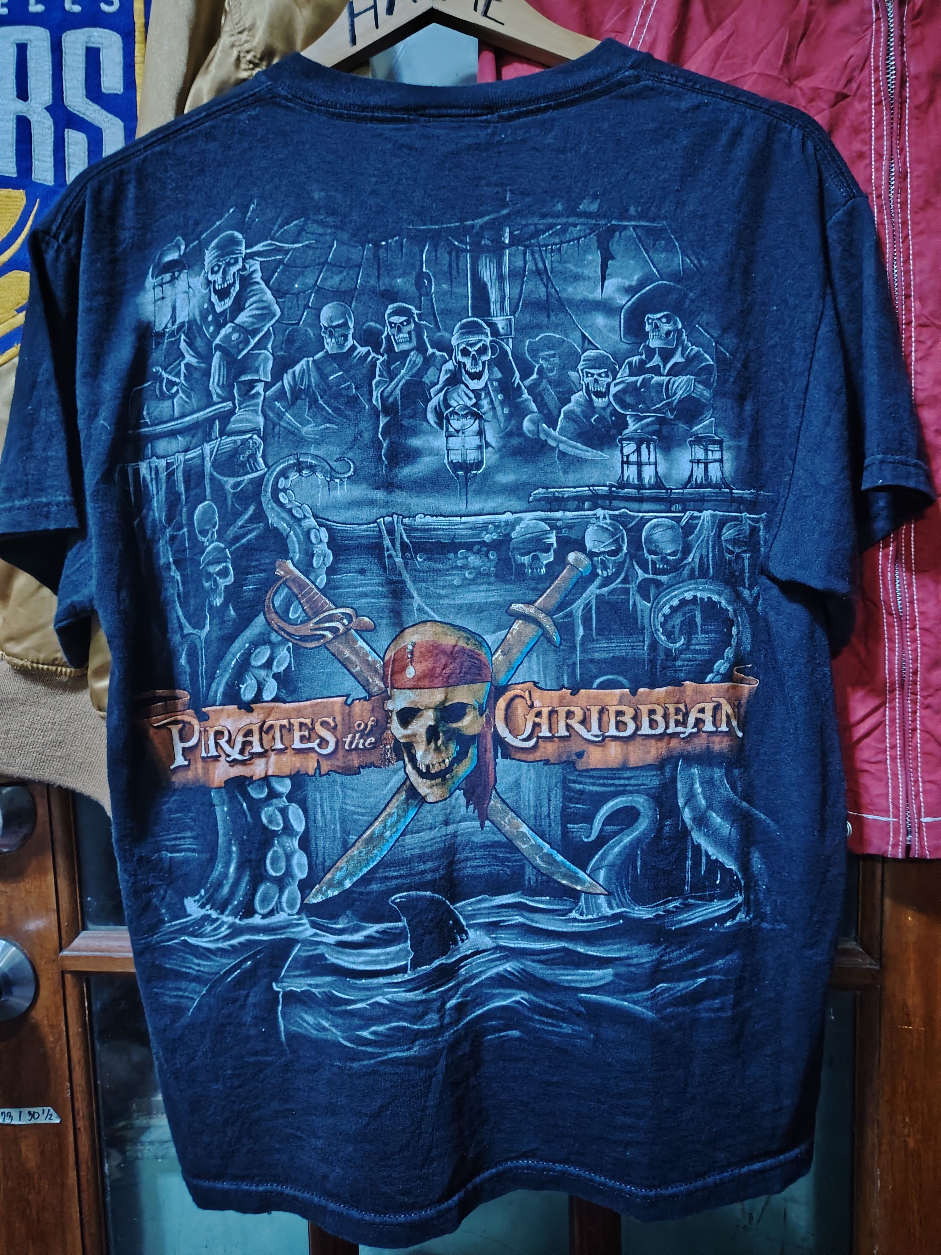 Disney Vintage Pirate of the Caribbean Shirt Size US M / EU 48-50 / 2 - 1 Thumbnail