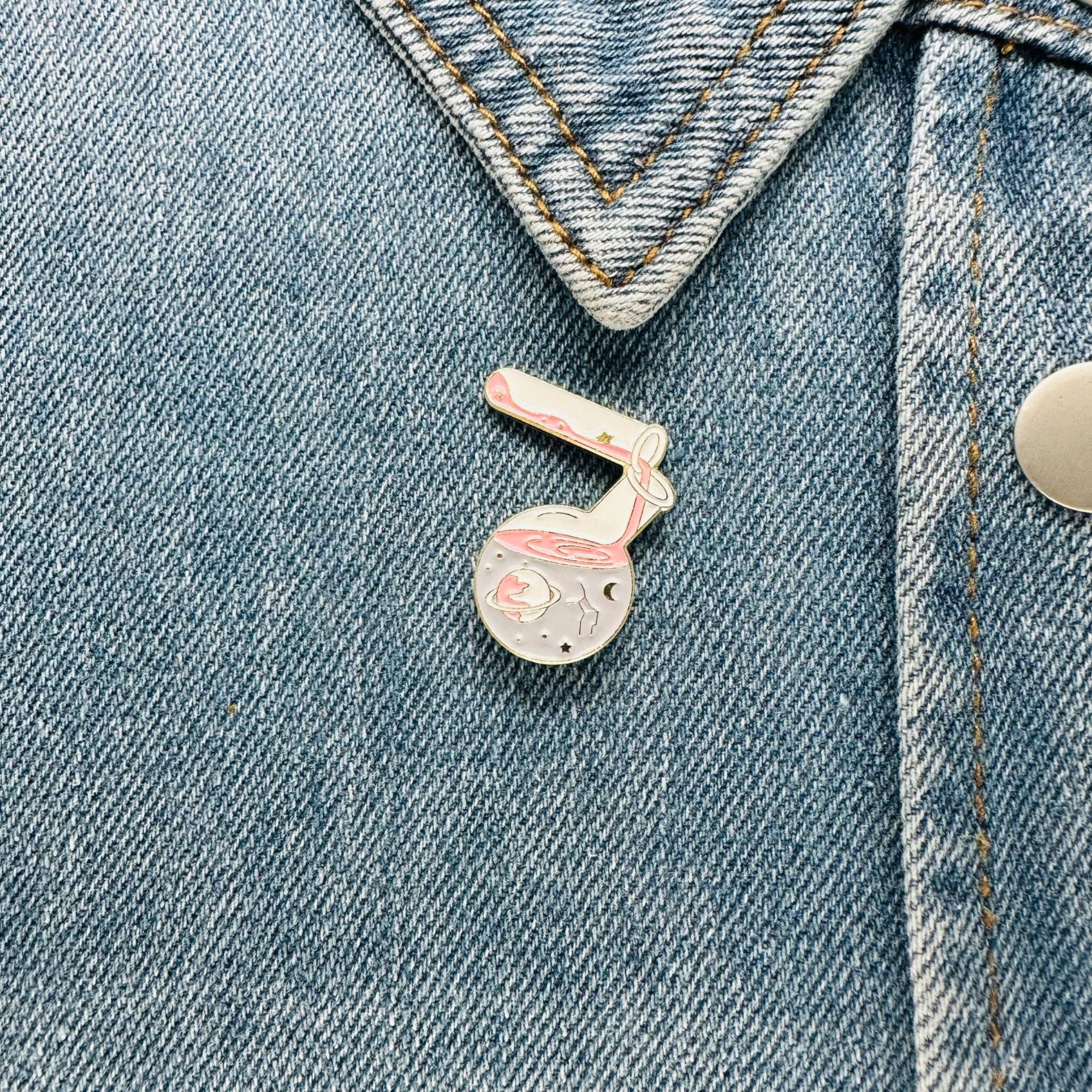 Other ⭐Science Themed Enamel Pin Broch Moon Stars Experiment Bottl Size ONE SIZE - 1 Thumbnail