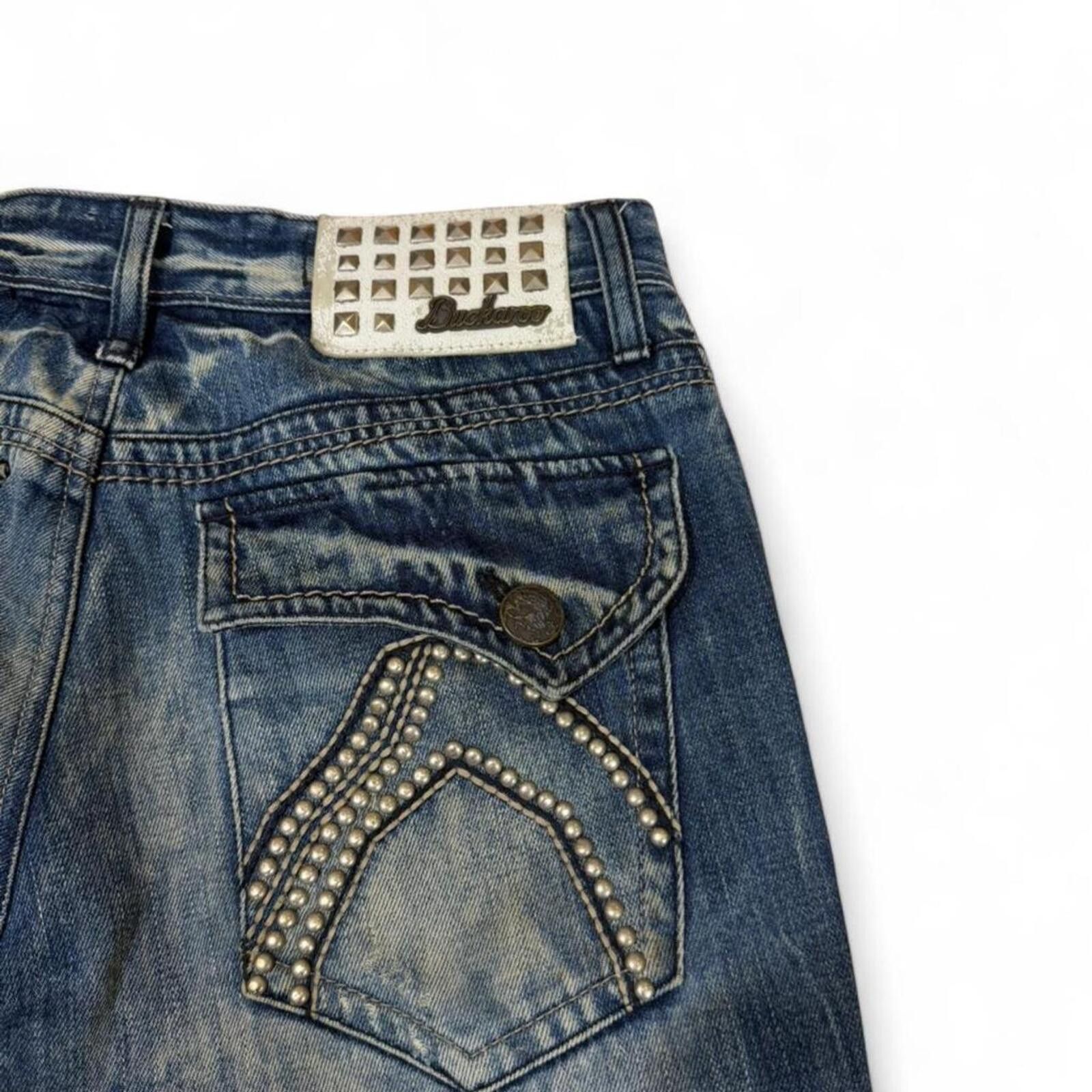 True Religion Buckaroo vintage flap pockets with stud works mud wash shade Size 29" - 1 Thumbnail