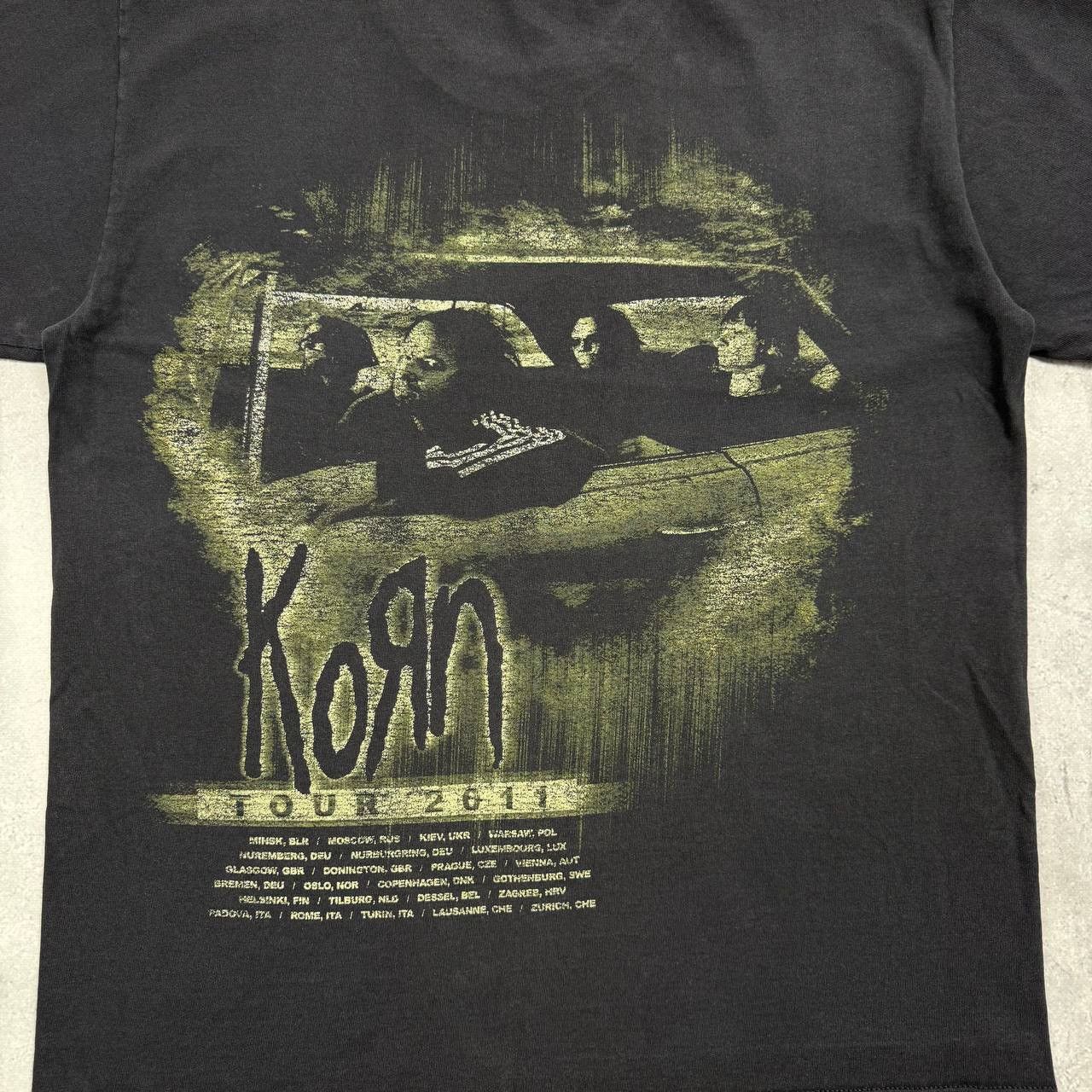 Band Tees Korn Remember Who Are You 2011 Tour Band T Shirt Faded Black Size US L / EU 52-54 / 3 - 11 Thumbnail