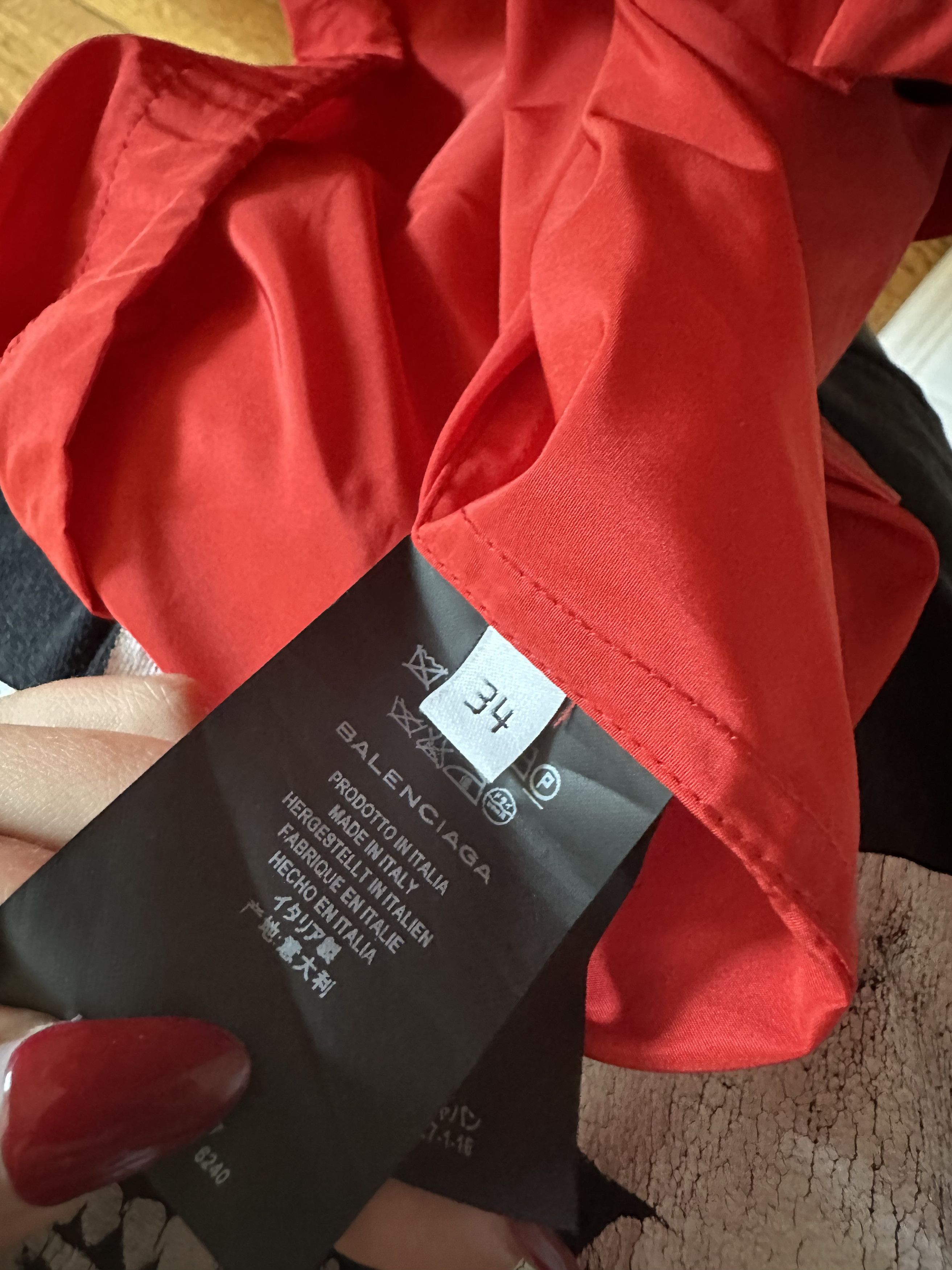 Balenciaga Balenciaga 2016 Red Raincoat with optional tied hood Size XS / US 0-2 / IT 36-38 - 4 Thumbnail