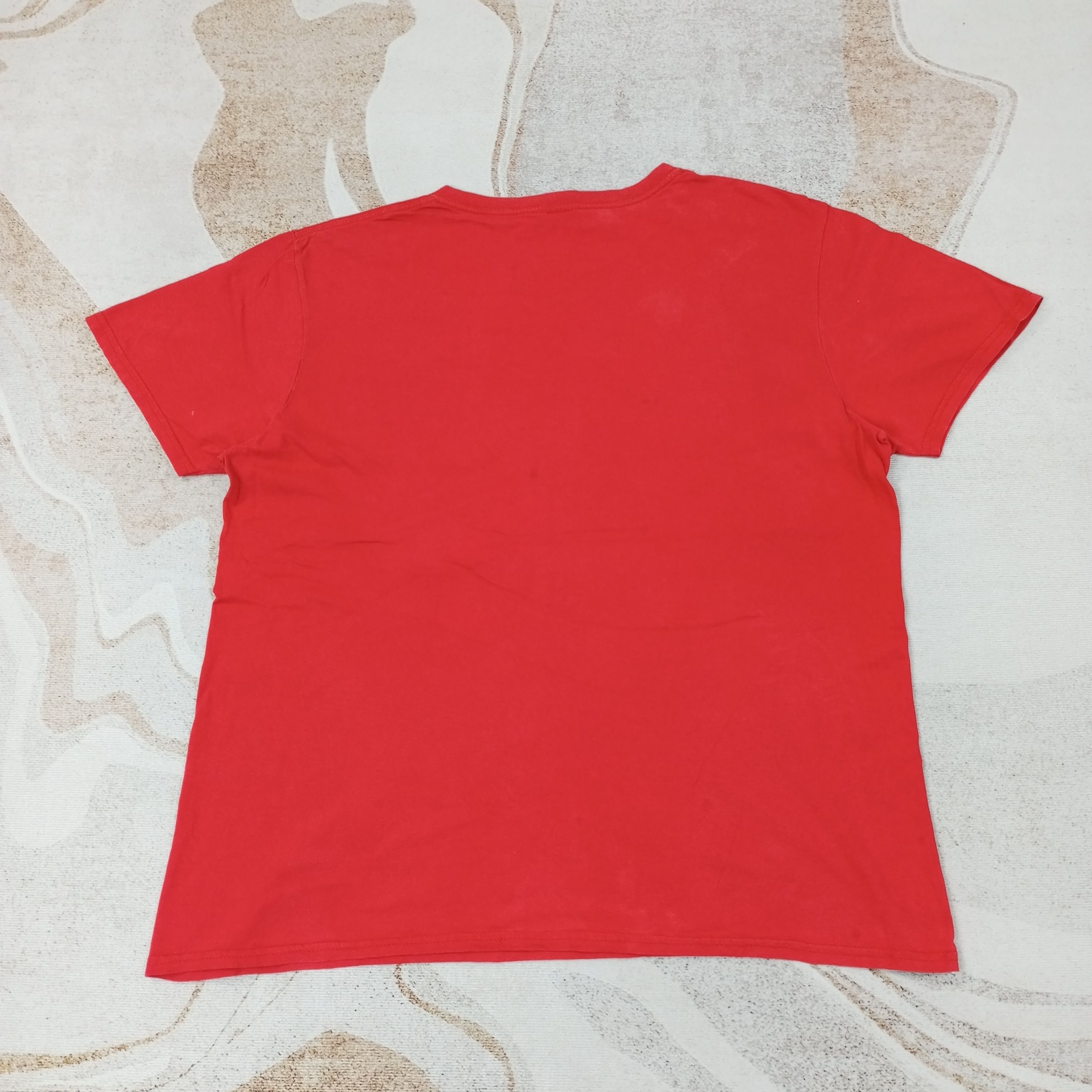 Band Tees Vintage Red Taylor Swift American Solo Singer Tshirt C239N12 Size US L / EU 52-54 / 3 - 7 Thumbnail