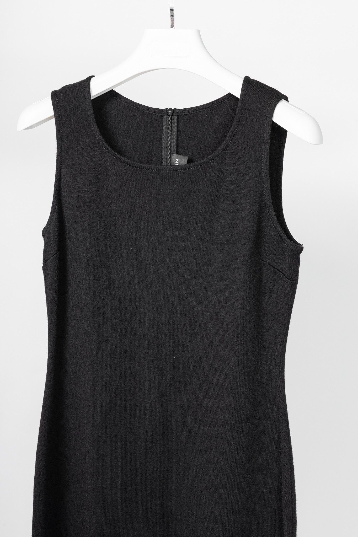 St. John St. John Caviar AW16 Black Wool-Blend Knit Sleeveless Dress Size M / US 6-8 / IT 42-44 - 3 Thumbnail