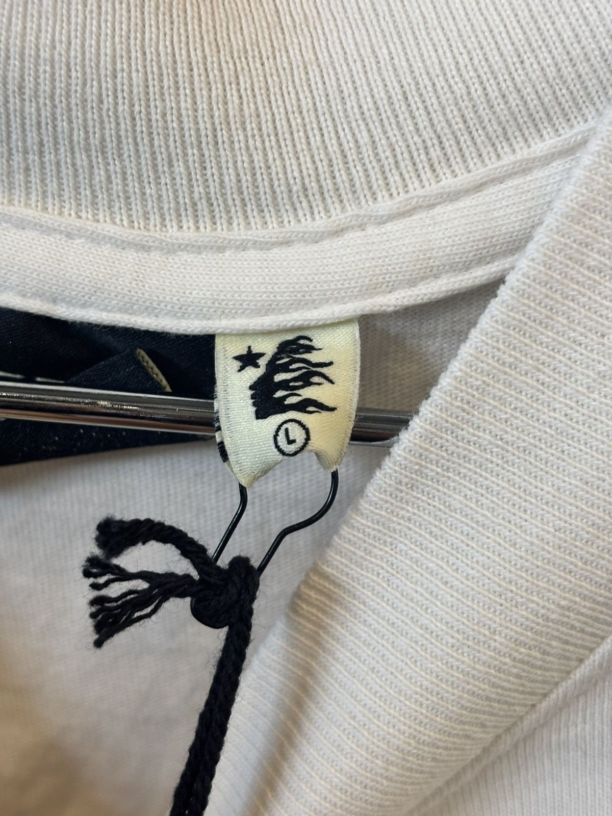 HELLSTAR HELLSTAR CURSIVE WHITE LOGO LONGSLEEVE SIZE L Size US L / EU 52-54 / 3 - 8 Thumbnail