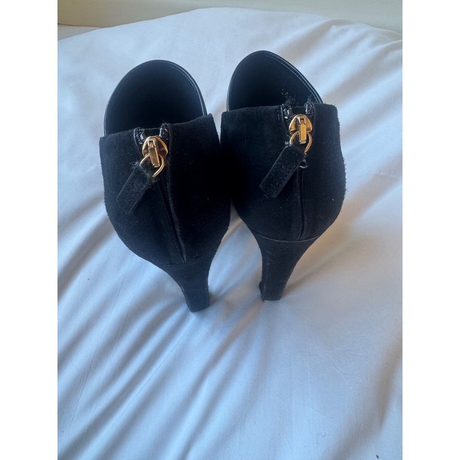 Gucci Gucci Black Leather Ankle Booties with Gold Horsebit – Size US 8.5 / IT 38.5 - 9 Thumbnail
