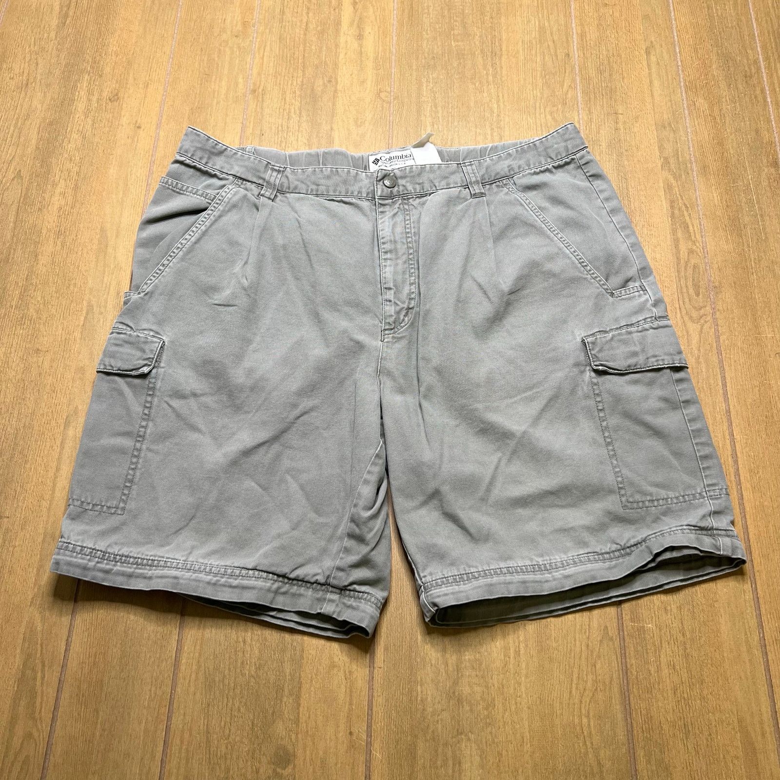 Columbia Columbia Sportswear Cargo Shorts Pockets Men's Sz 38 fits 36 Size US 38 / EU 54 - 1 Thumbnail