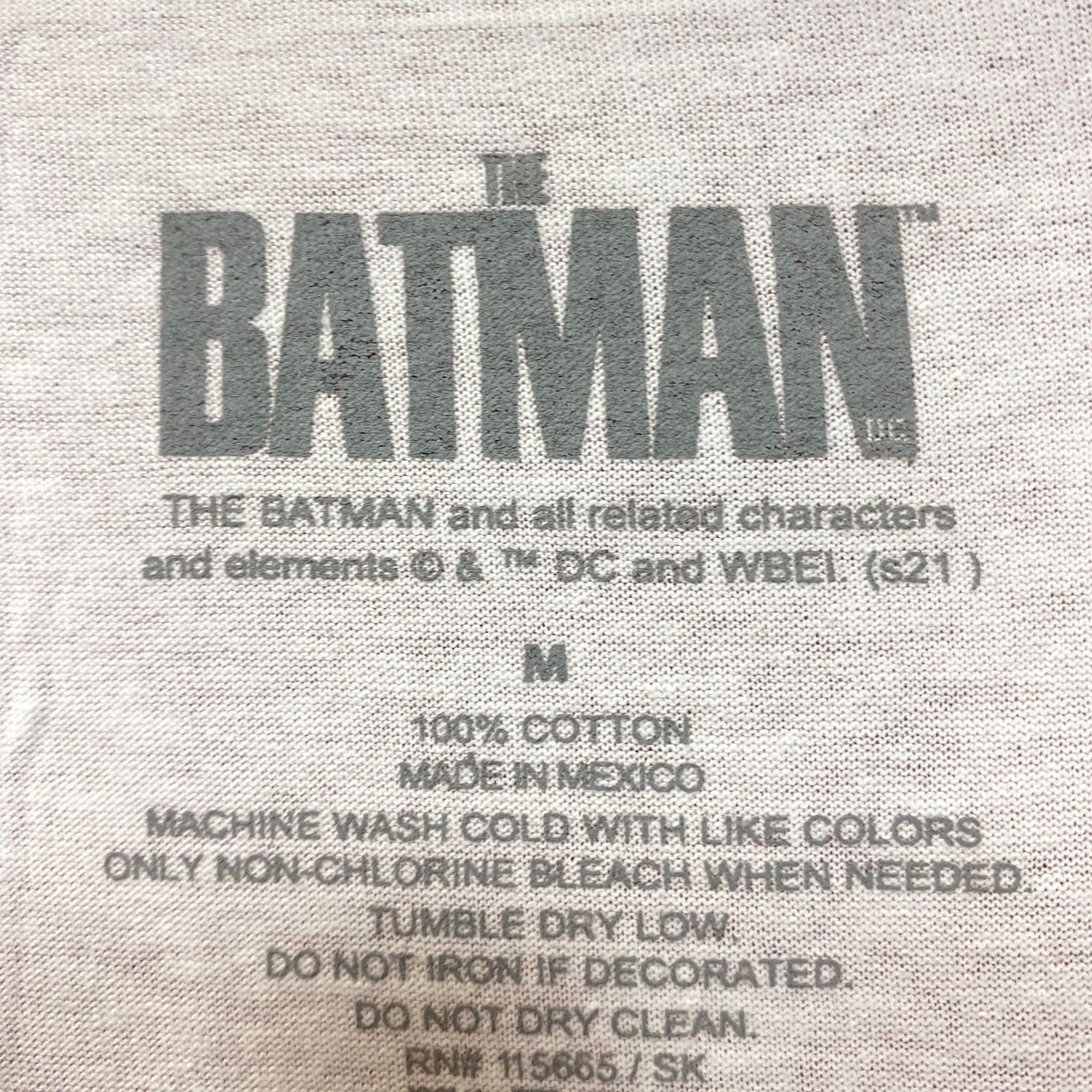 DC Comics The Batman Robert Pattinson Movie Poster Tshirt size medium Size US M / EU 48-50 / 2 - 4 Thumbnail