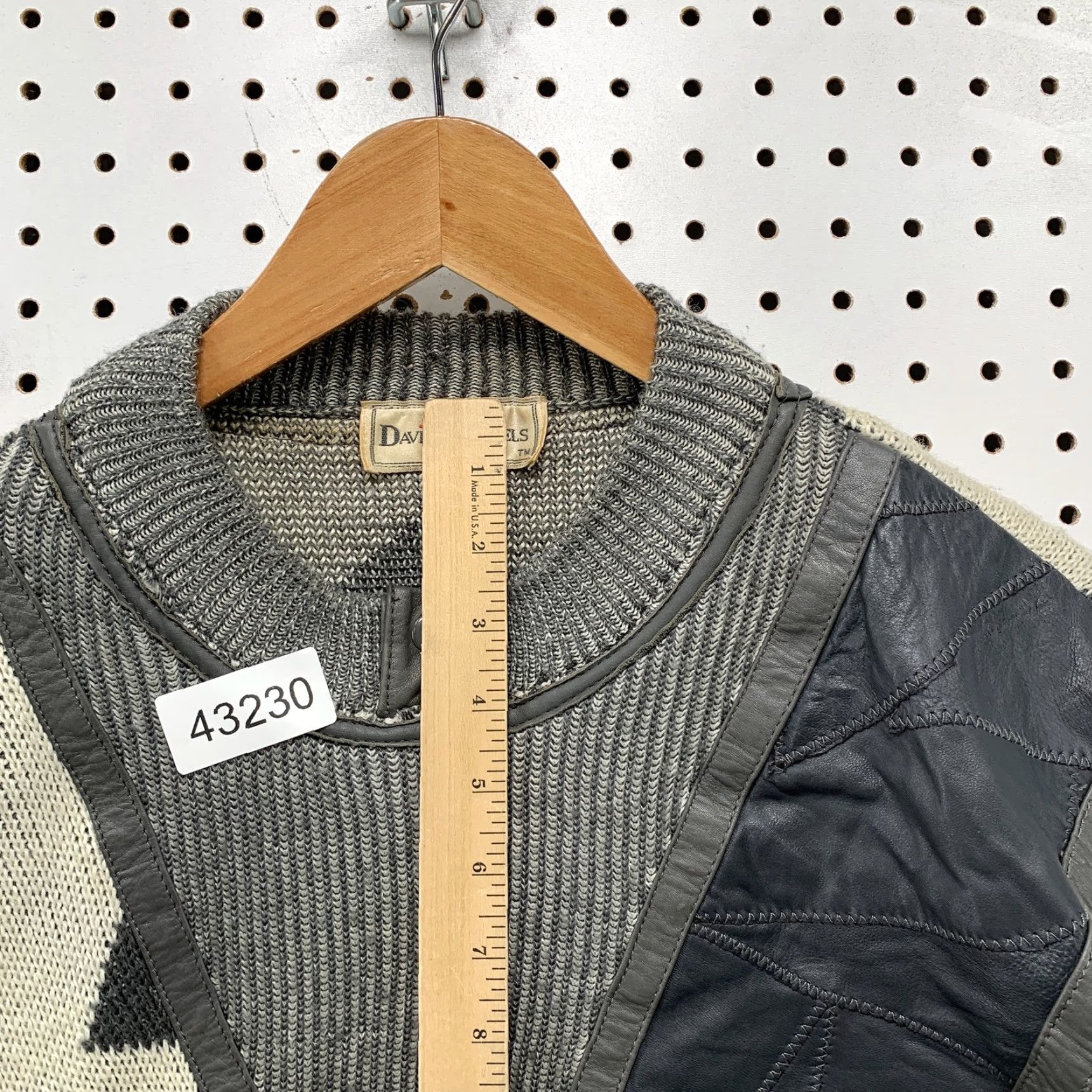 Vintage VINTAGE David Michaels Leather Knit Sweater Shirt Mens Large Gray Argyle Pullover 90s Mens Size US L / EU 52-54 / 3 - 4 Thumbnail