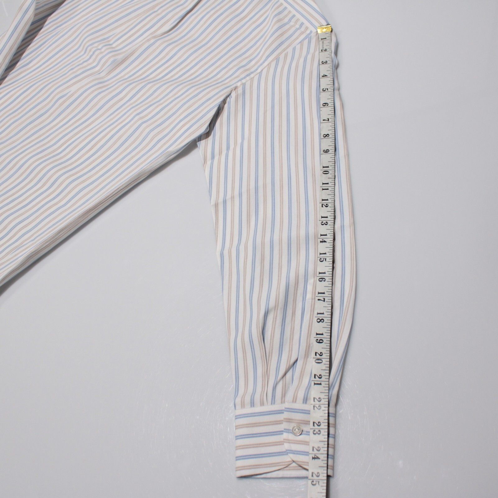 Luciano Barbera Luciano Barbera New with tags Shirt Size M US In White Size US M / EU 48-50 / 2 - 7 Thumbnail