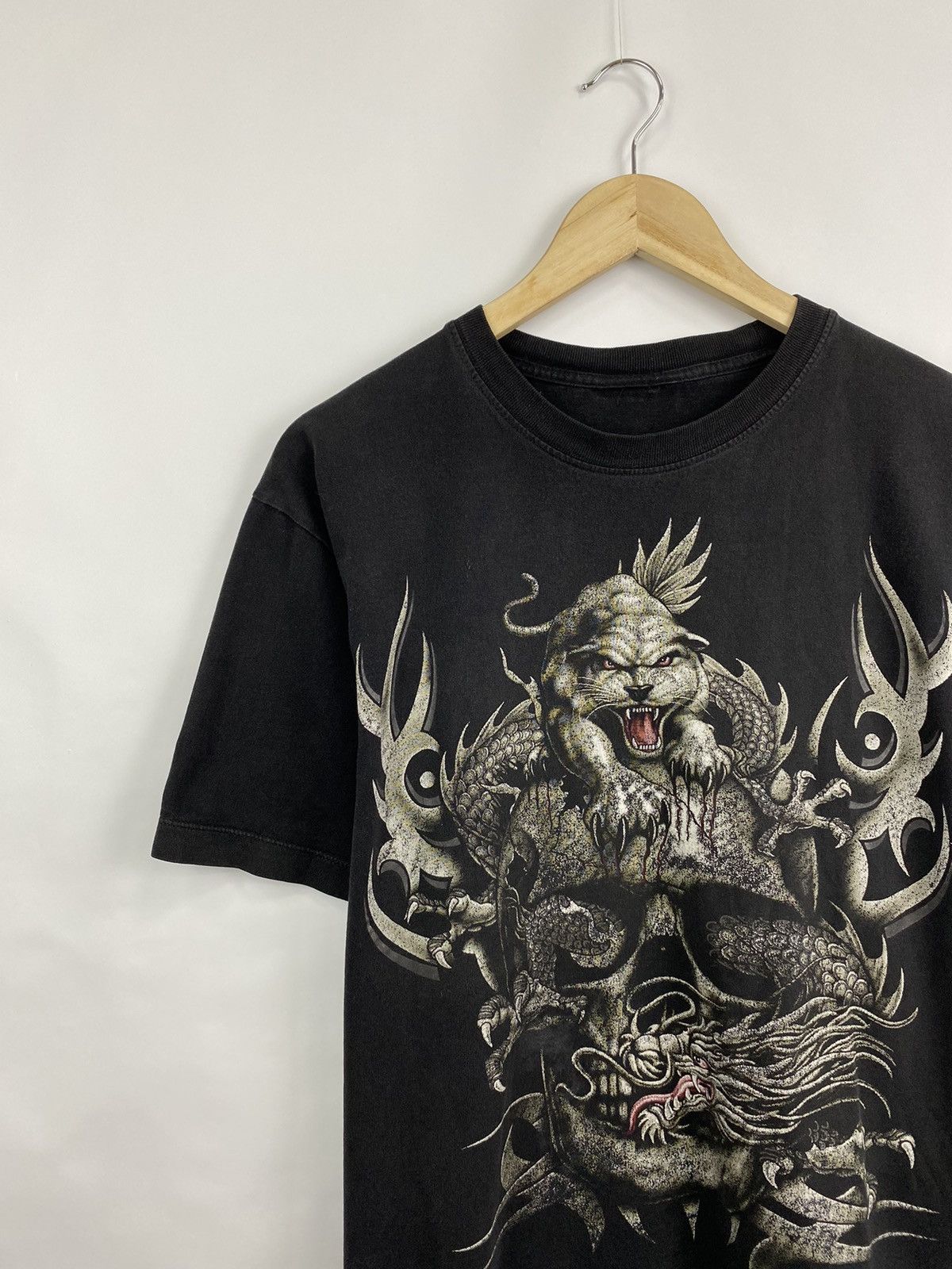 Japanese Brand 💀 Vintage 90s Skull Death Panther Dragon Japan Style t-shirt Size US XL / EU 56 / 4 - 3 Thumbnail