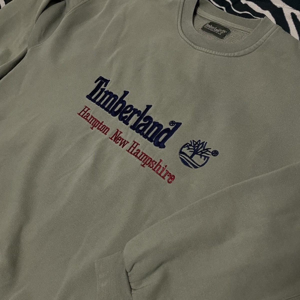 Timberland Vintage Sweatshirt Timberland Centre Big Logo Olive Size US XL / EU 56 / 4 - 4 Thumbnail