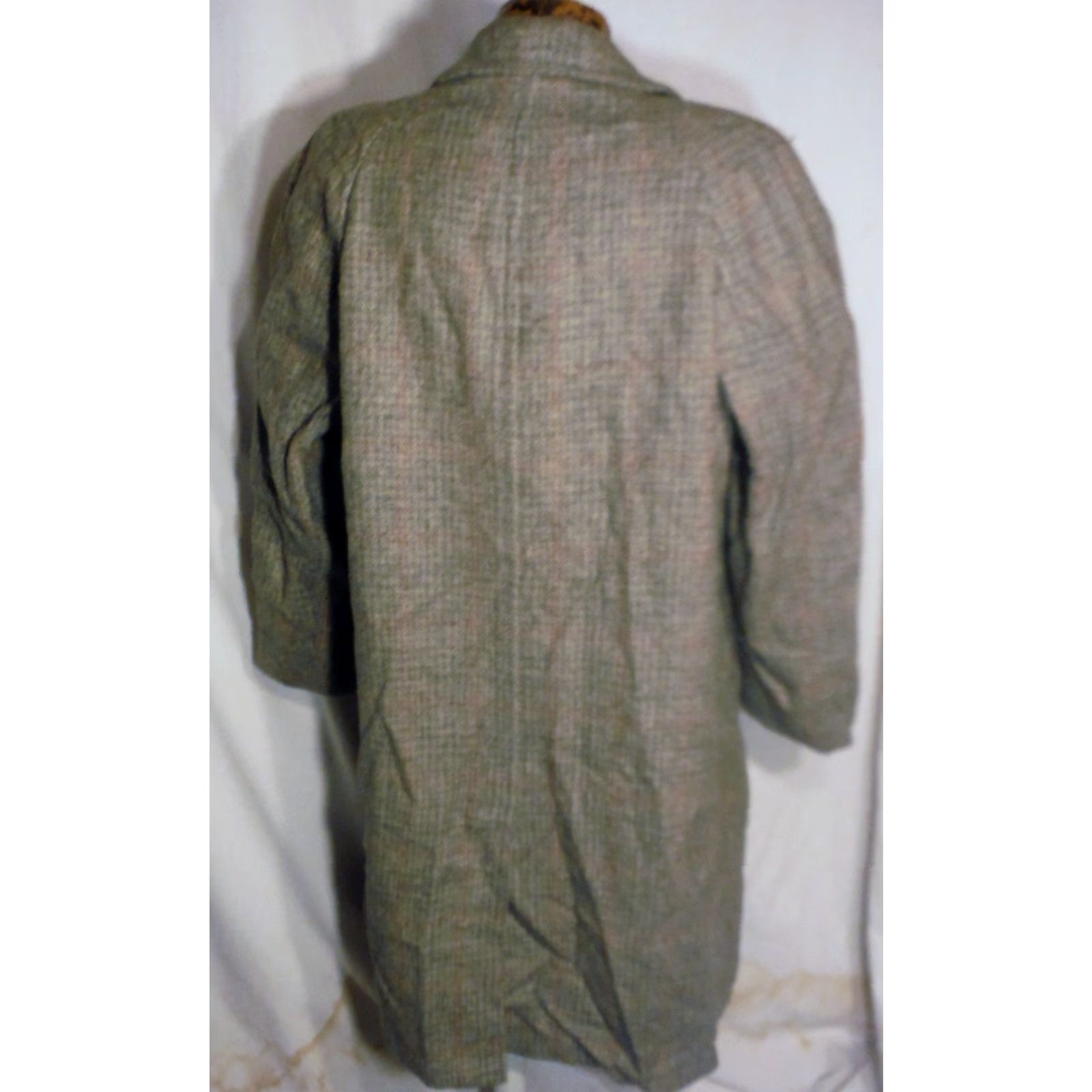 Vintage VINTAGE ALPAGORA Gray Tailored Coat Long Winter Wool 42 Mens 1960s Gray with Red Window Panel Designs 46" Chest 42" Length Size US XS / EU 42 / 0 - 2 Thumbnail