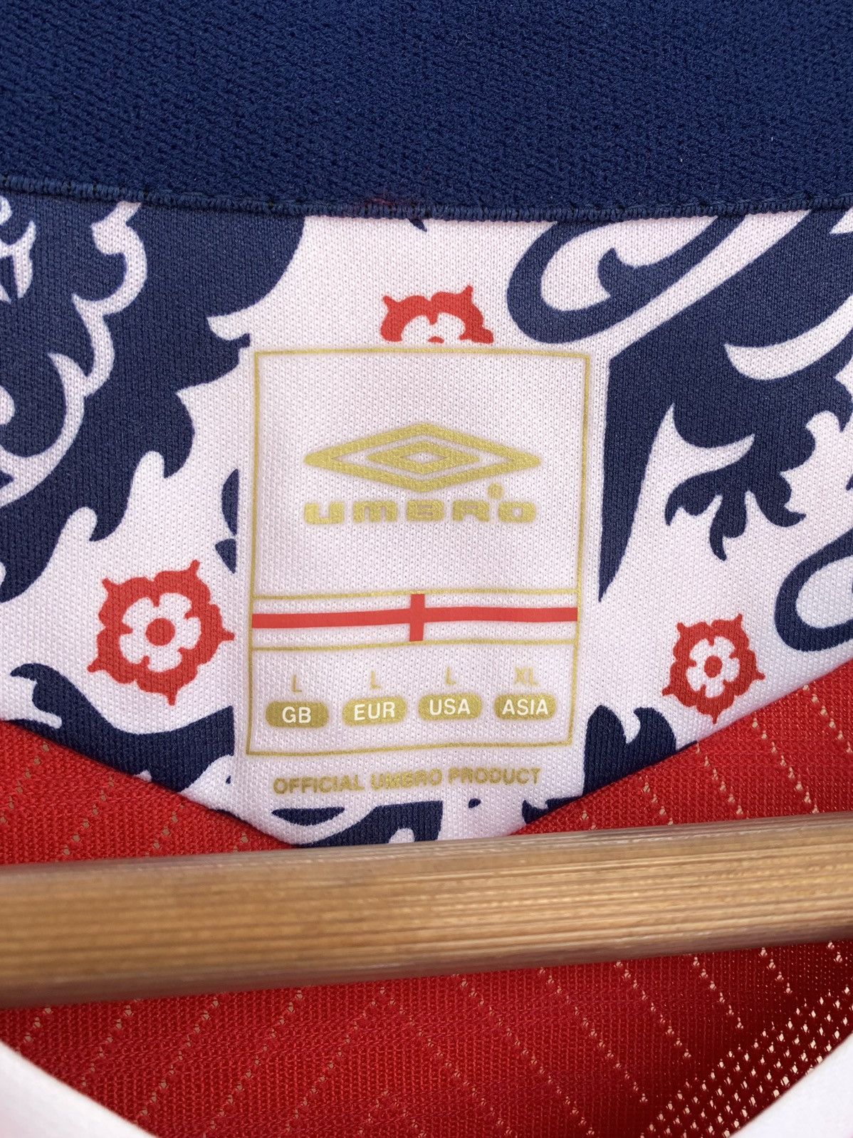 Umbro Umbro England Vintage 2008-2010 Away Football Shirt Size L Size US L / EU 52-54 / 3 - 5 Thumbnail
