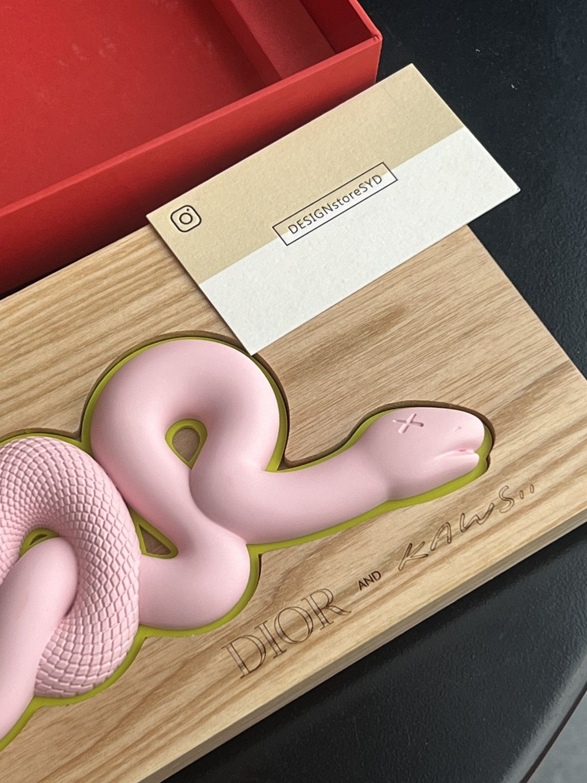Dior × Kaws kaws Dior snake unit Size ONE SIZE - 4 Thumbnail