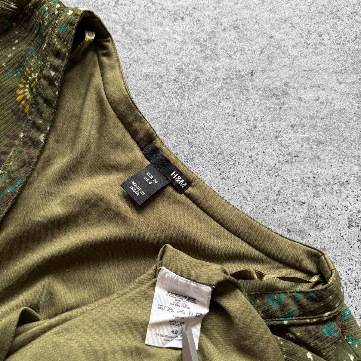 H&M H&M Womens Green Paisley Dress Knee Length V-Neck Boho Size S / US 4 / IT 40 - 9 Thumbnail