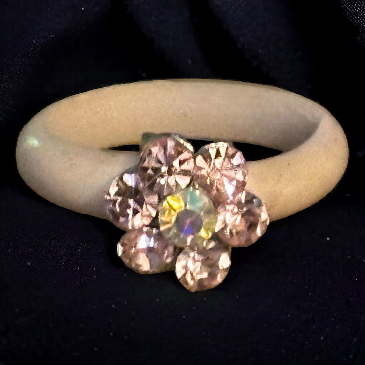 Vintage Vintage pink rhinestone flower ring Size ONE SIZE - 1 Thumbnail