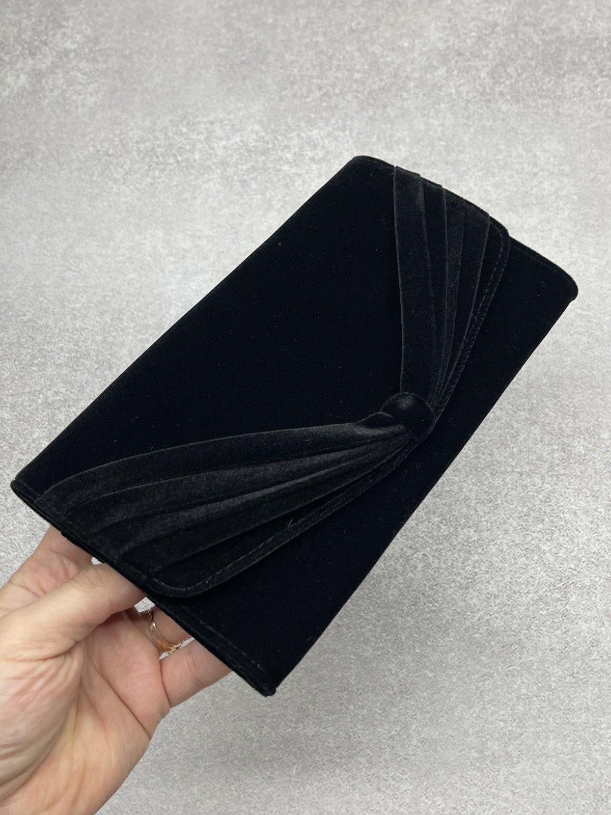 Giorgio Armani New Giorgio Armani Black Velour Clutch Size ONE SIZE - 6 Thumbnail