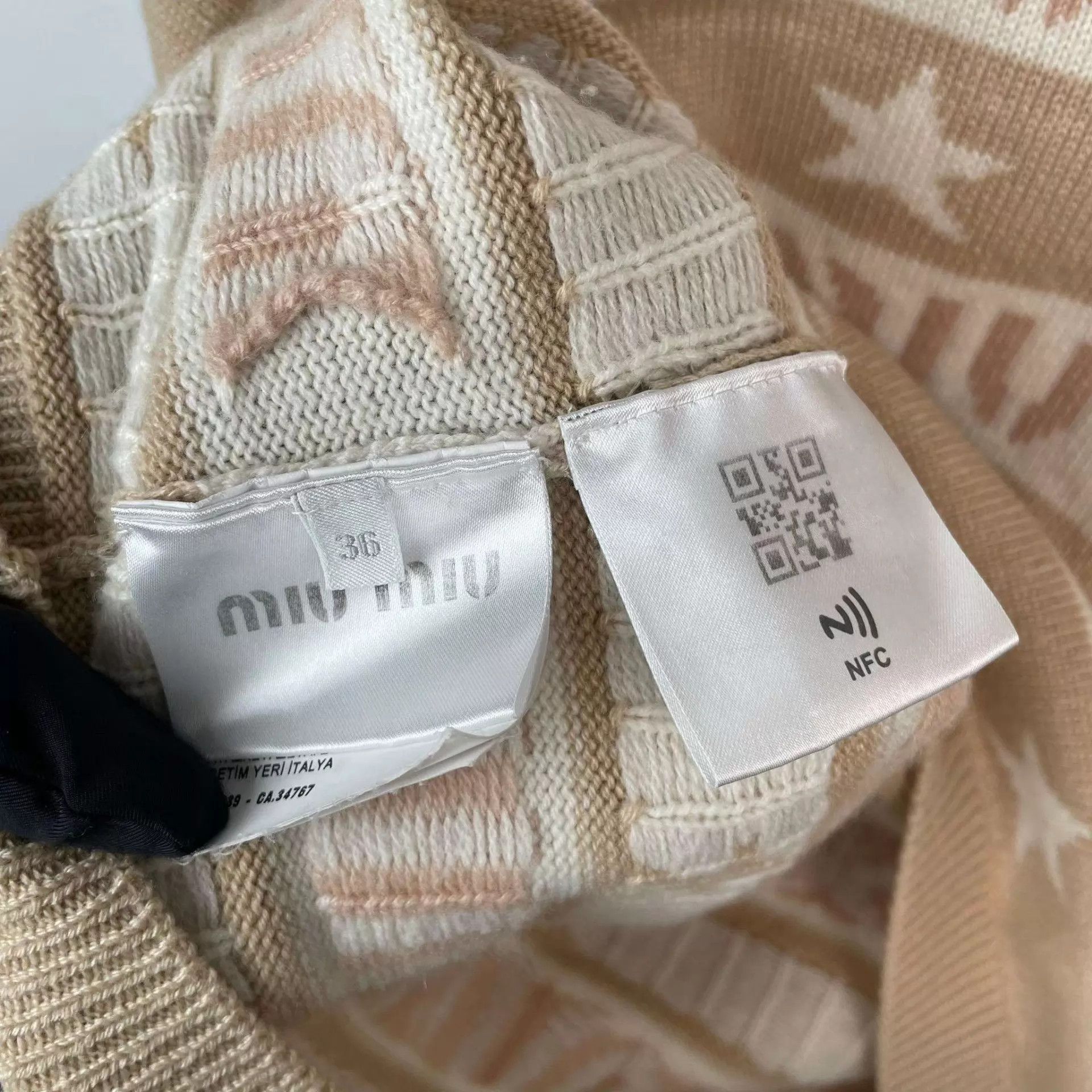 Miu Miu MIU MIU knit all over print sweater 36 beige MINT Size XS / US 0-2 / IT 36-38 - 5 Thumbnail