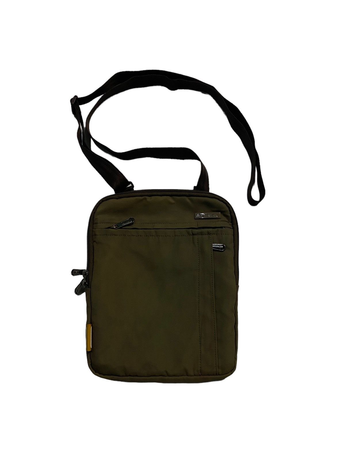Airwalk × Vintage 🔥HOT ITEM🔥 AIRWALK sling bag excellent condition Size ONE SIZE - 1 Thumbnail