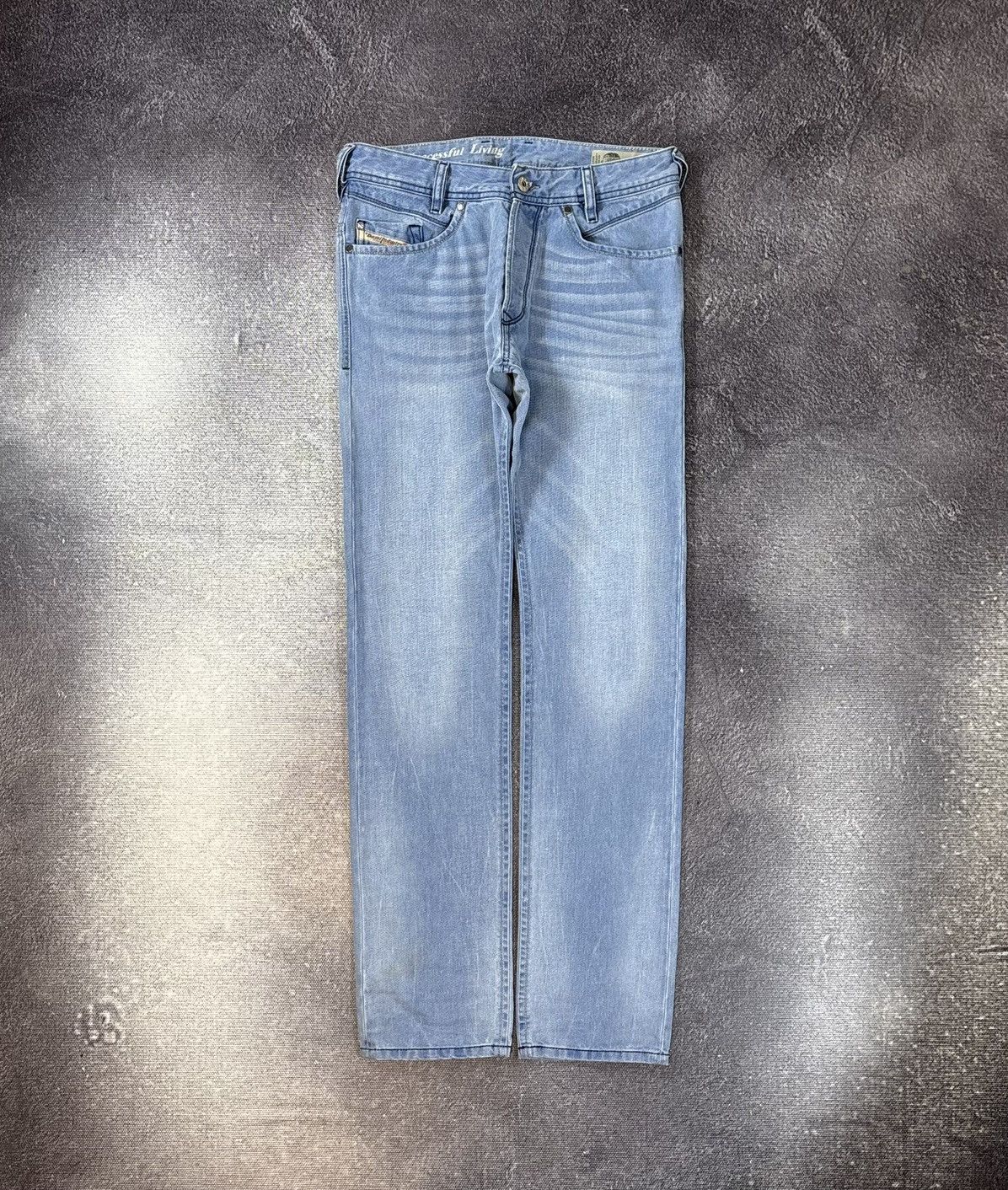 Diesel Diesel Iakop NWT Men’s Regular Slim Tapered Blue Denim Jeans Size US 28 / EU 44 - 1 Thumbnail