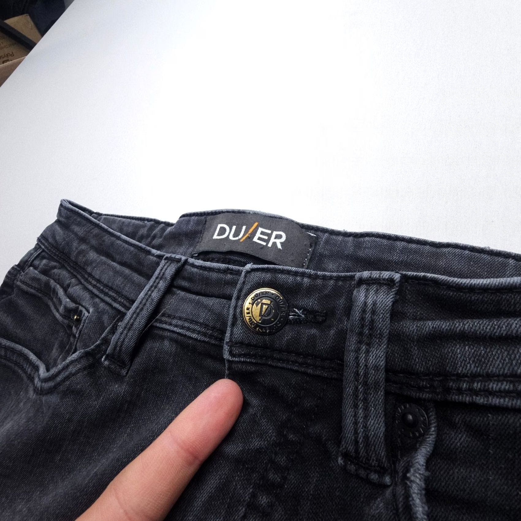 Vintage DU/ER Slim Fit Jeans Mens 30 x 32 Black Denim Stretch Fleece Lined 5-Pocket City Modern Slim Leather Logo Size US 30 / EU 46 - 4 Thumbnail
