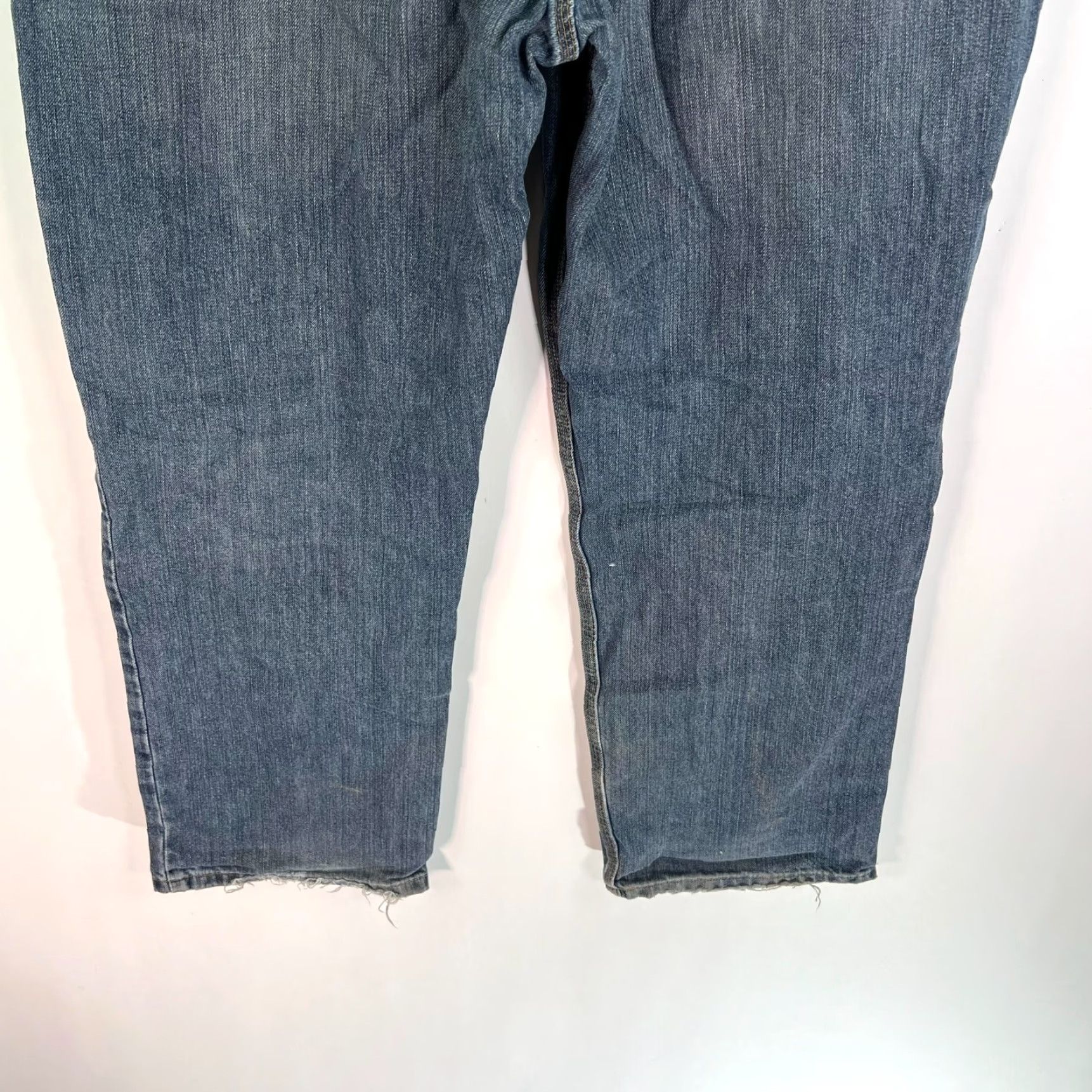Carhartt Carhartt Jeans Relaxed Fit Straight Denim Blue 38 Mens 30 Inseam Distressed 5-Pocket Logo Button Zipper Medium Wash Regular Size Type Jeans Size US 38 / EU 54 - 6 Thumbnail