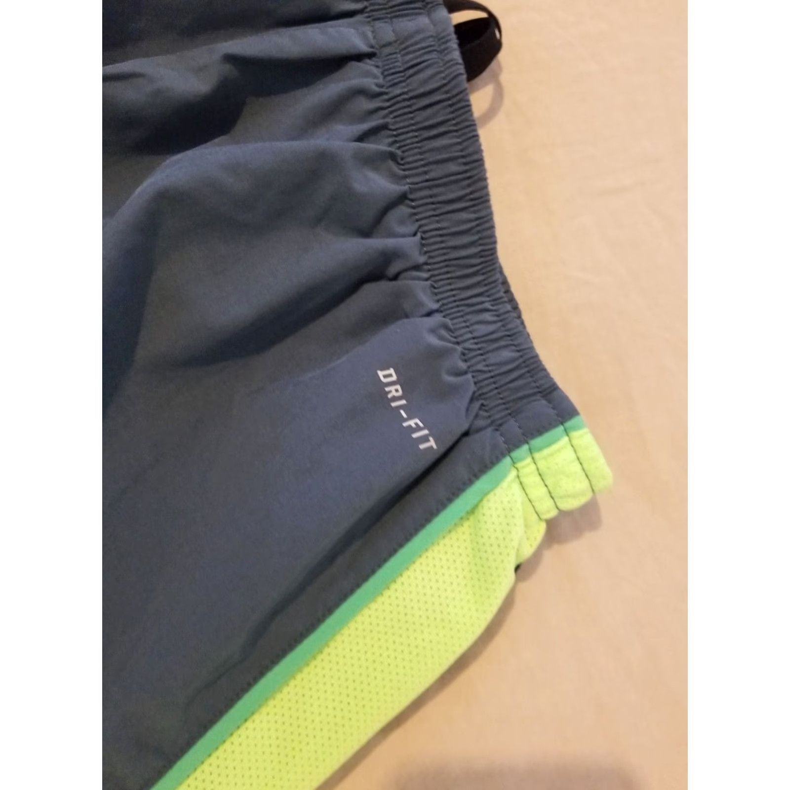 Nike Mens Nike Shorts L Large Gray Athletic Gym Workout Size US 33 - 3 Thumbnail