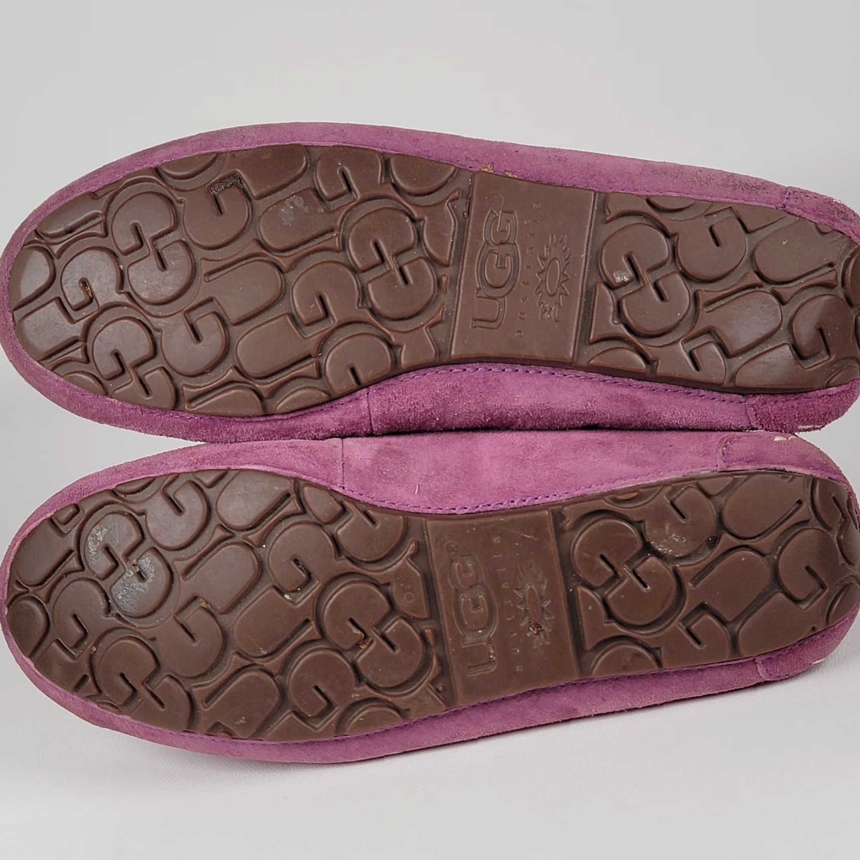 Ugg UGG Slipper Women Moccasin Slippers Pink Suede Shearling Slip On Cushioned Lined Comfort Travel Casual Indoors Outdoors US 10 UK 8.5 EU 41 Mens? Size ONE SIZE - 7 Thumbnail