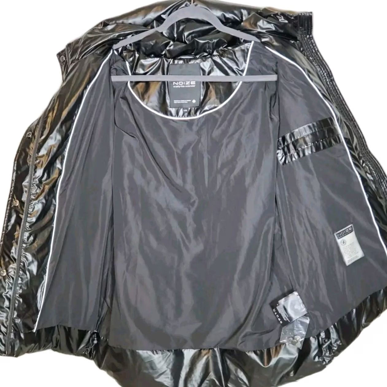 Vintage NOIZE Bonita Short Puffer Jacket Black Metallic Women's L Windproof Water Resistant Incl. Belt Logo Hooded Full Zip Insulated Winter Slim/Regular Fit Size 36" / US 14 / IT 50 - 6 Thumbnail