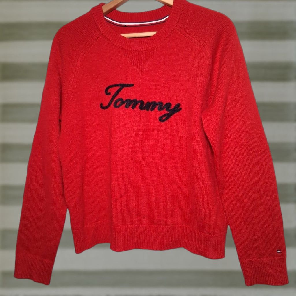 Tommy Hilfiger Tommy Hilfiger Sweater Women M/L Red Crewneck Pullover Varsity Lettering Preppy Casual Knitted Knit Raglan Sleeve Regular Size M/L, China, Vintage? Size M / US 6-8 / IT 42-44 - 1 Thumbnail
