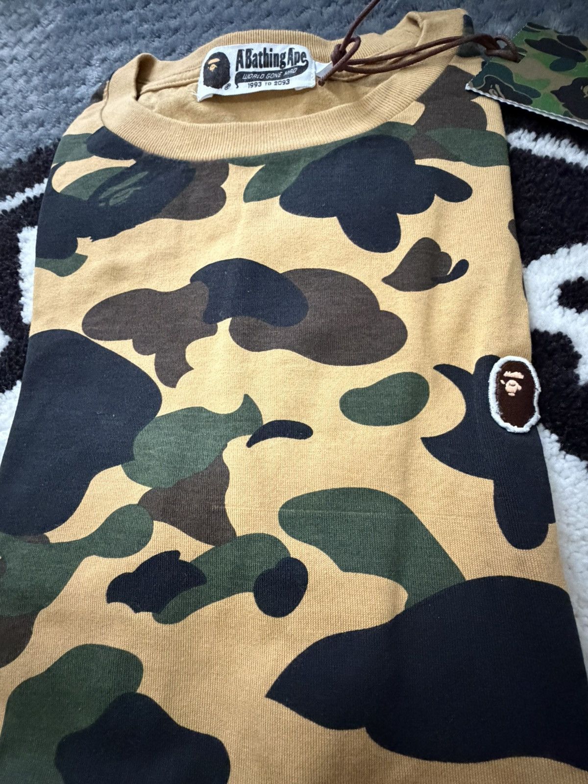Bape Bape Yellow Camo One point Tee size XL Small defect Size US XL / EU 56 / 4 - 4 Thumbnail