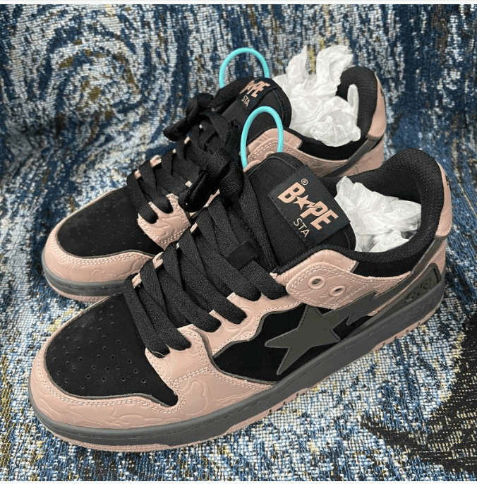 Bape A BATHING APE low-top sneakers for men in black and pink Size US 9.5 / EU 42-43 - 1 Thumbnail