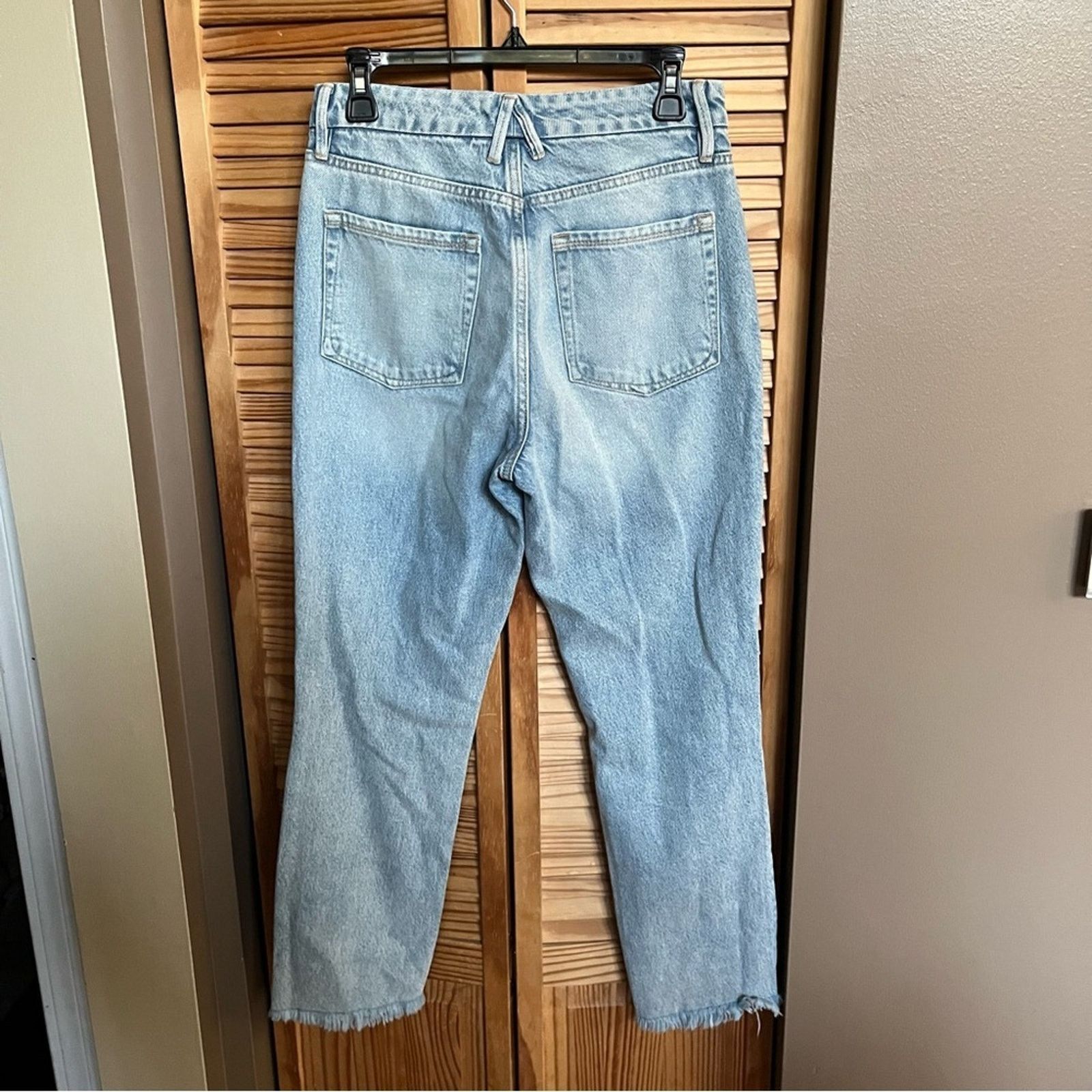 Good American Good American Jeans 2/26 Straight High Rise 90's Frayed Hem Size 26" / US 2 / IT 38 - 2 Thumbnail