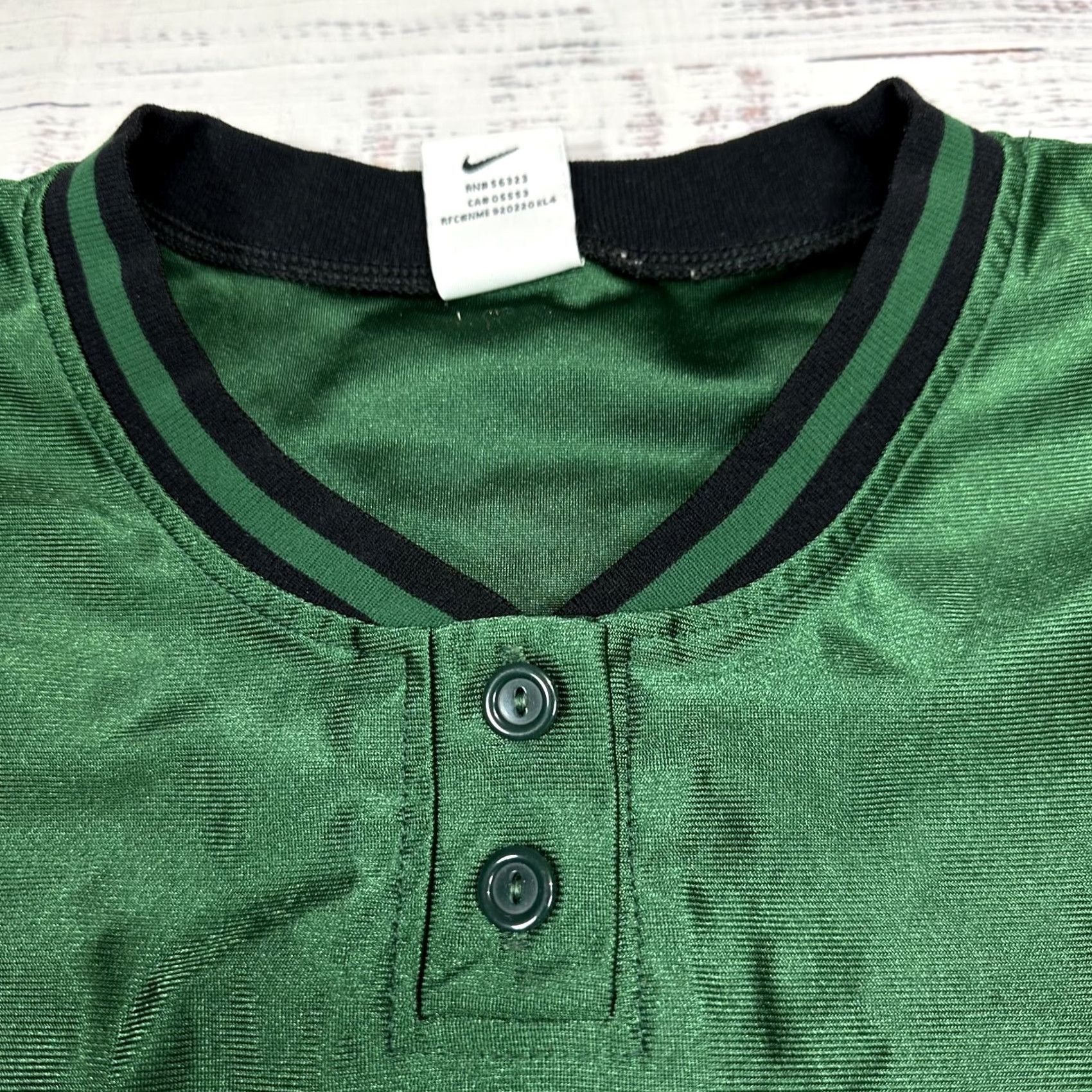 Nike VINTAGE Nike Women's T-Shirt Hillcrest Made In USA Nylon Sz XL Green Shirt Womens 80s 90s Concert Football? Size XL / US 12-14 / IT 48-50 - 7 Thumbnail