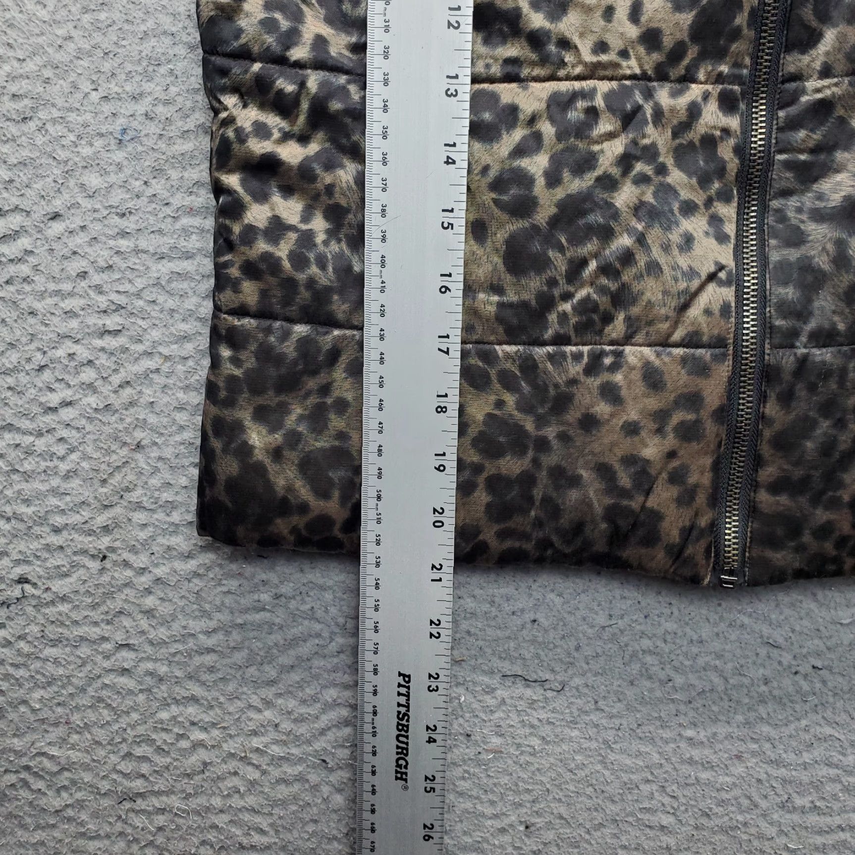 Kenneth Cole Kenneth Cole Puffer Vest Womens Petites S Multi Cheetah Print Sleeveless Full Zip Size S / US 4 / IT 40 - 3 Thumbnail