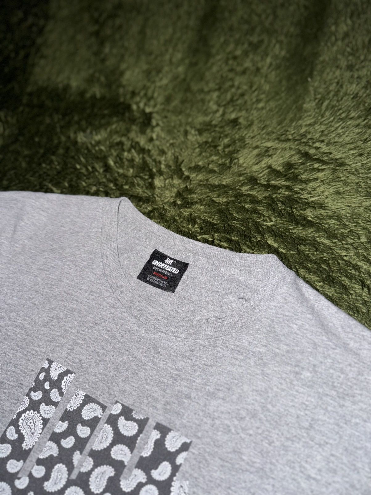 Undefeated [M] Undefeated Paisley Logo Tubular T-Shirt Grey Size US M / EU 48-50 / 2 - 3 Thumbnail