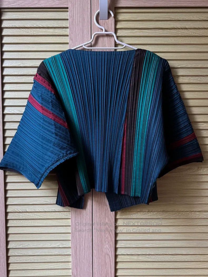 Issey Miyake Issey Miyake Buttoned Cropped Jacket Size M / US 6-8 / IT 42-44 - 2 Thumbnail