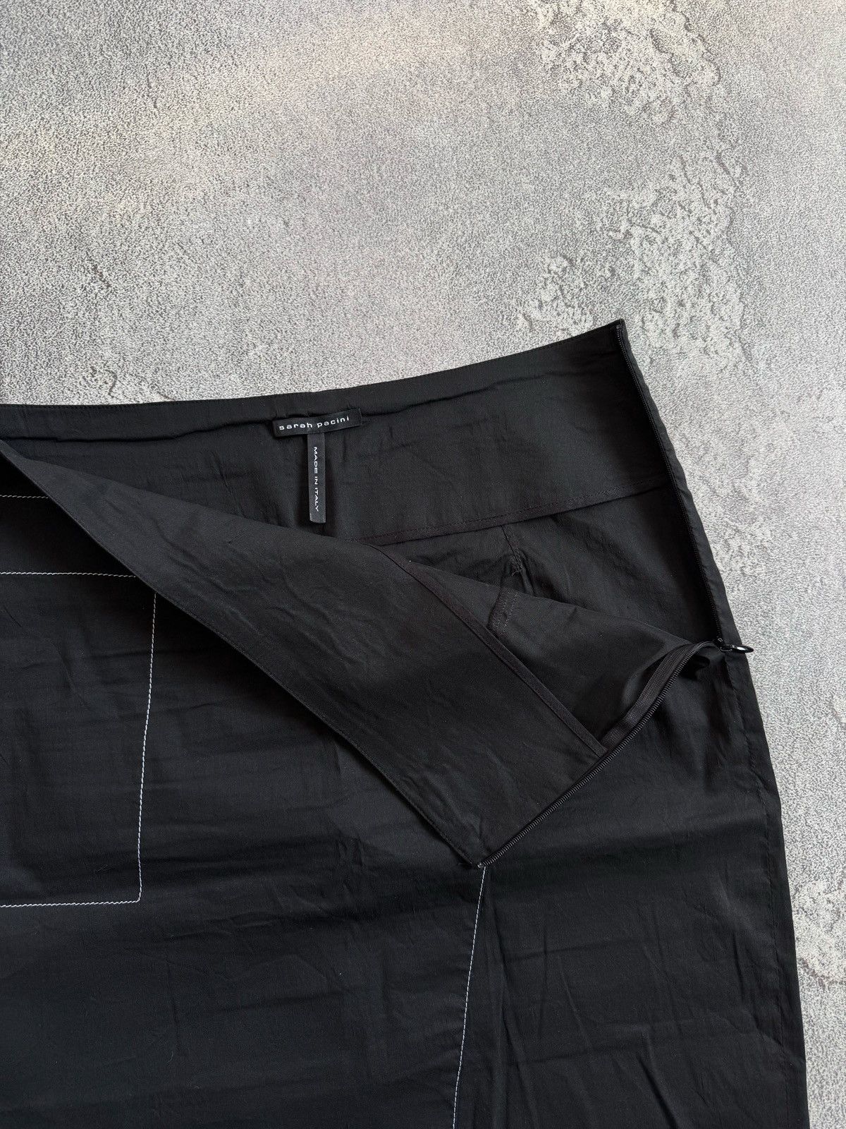 Sarah Pacini Sarah Pacini Black Skirt Italy Asymmetrical Stitch Zip Sz 1 Size 25" / US 0 / IT 36 - 5 Thumbnail