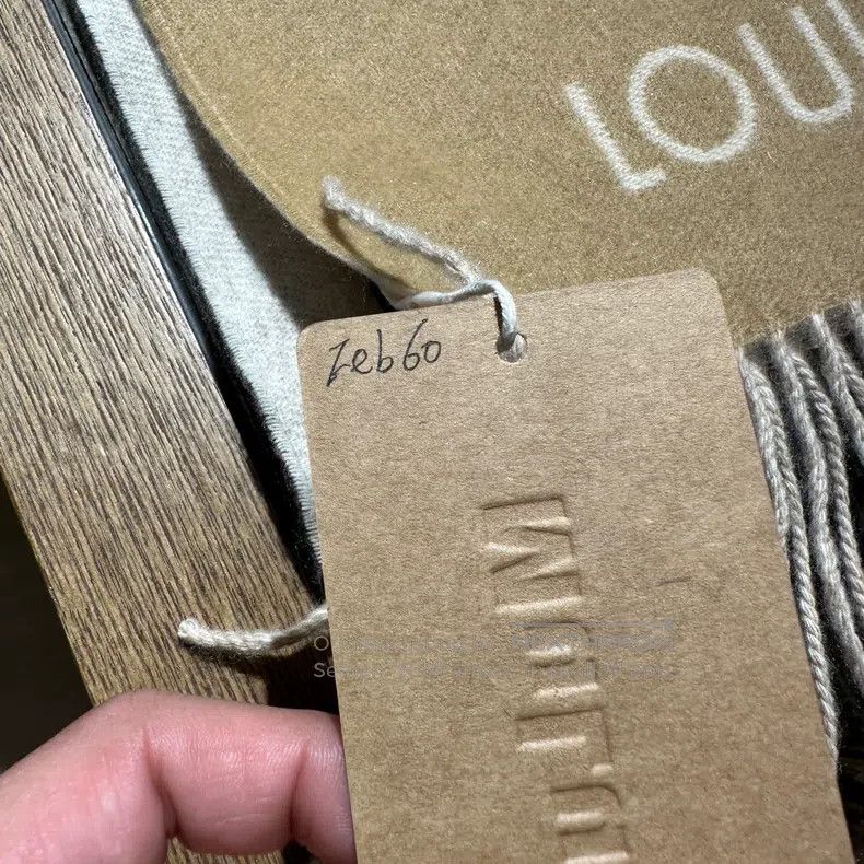 Louis Vuitton Louis Vuitton Gradient full printed slogan cashmere scarf Size ONE SIZE - 6 Thumbnail