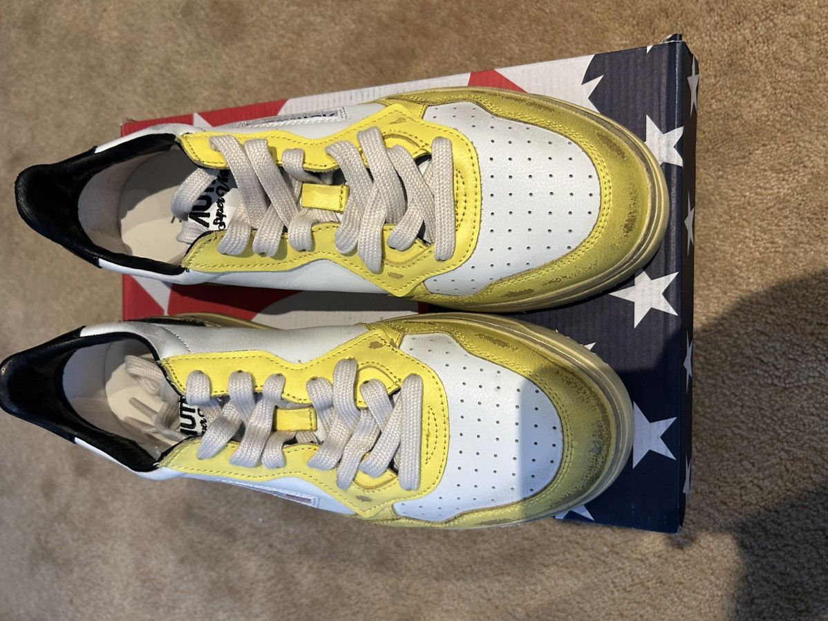 AUTRY Autry Men's Medalist Low Leather Trainer in White & Yellow Size US 10 / EU 43 - 1 Thumbnail