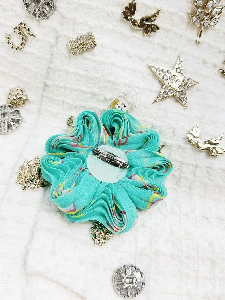 Chanel Chanel 19P green camellia brooch Size ONE SIZE - 4 Thumbnail
