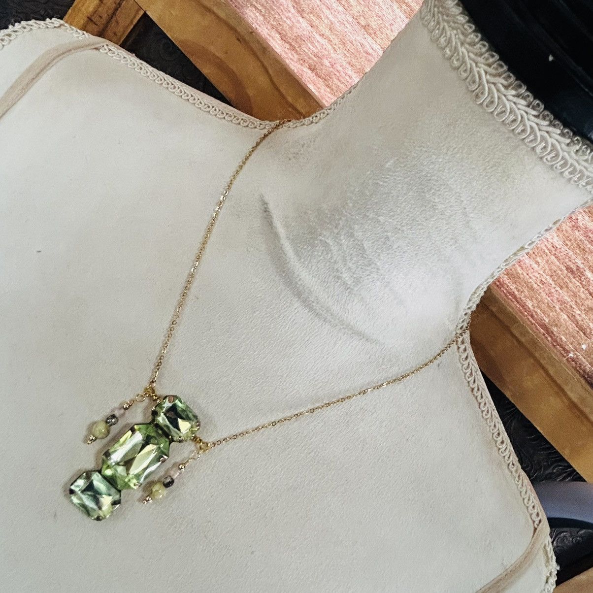 Handmade Handcrafted elegant salvaged vintage green glass necklace Size ONE SIZE - 1 Thumbnail