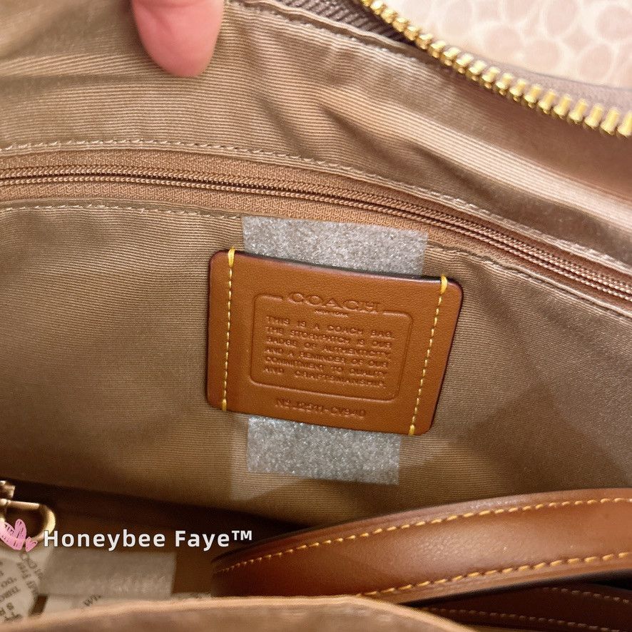 Coach NWT Coach Teri Hobo Bag In Signature Canvas CV940 Size ONE SIZE - 12 Thumbnail