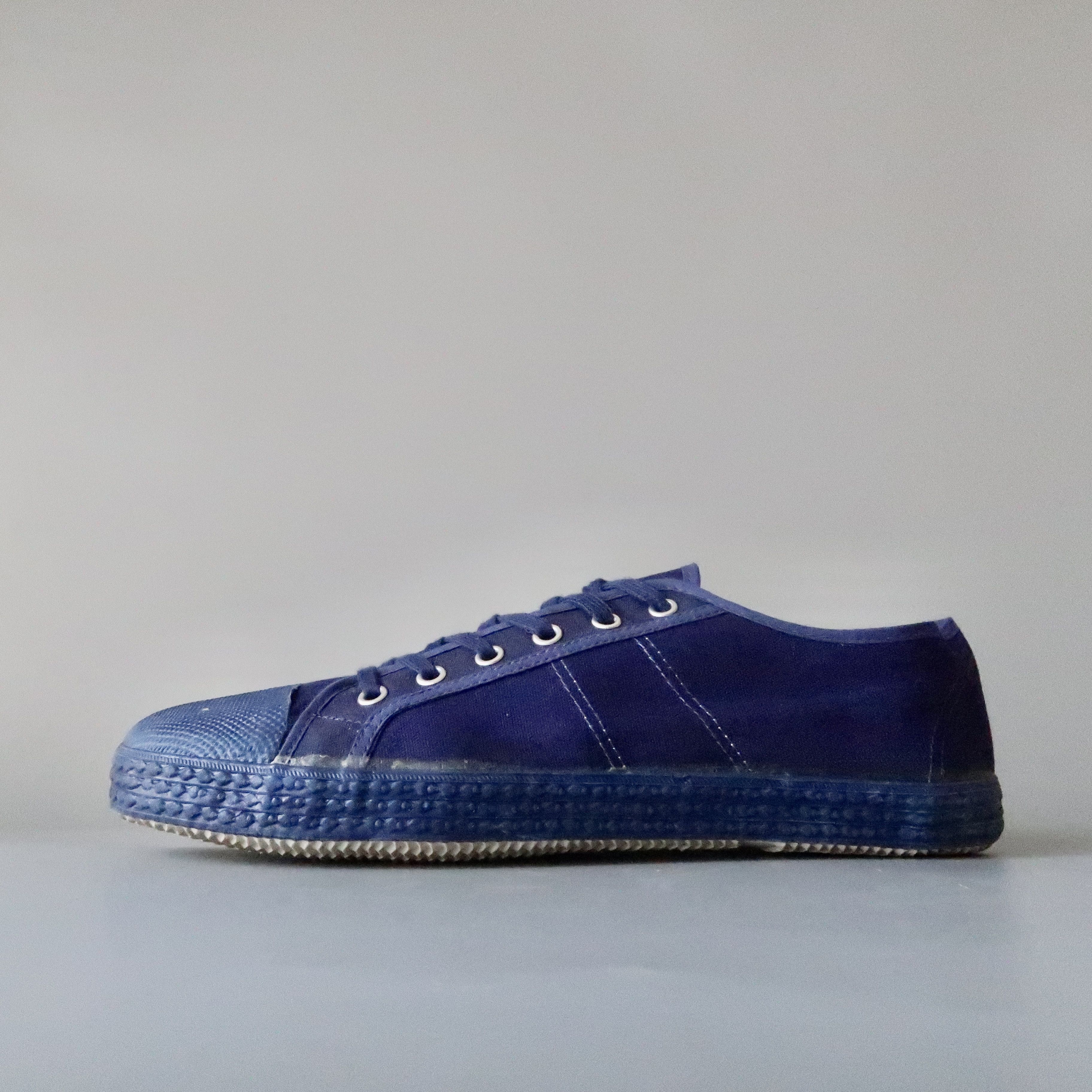Vintage DEADSTOCK, VTG 1970s Swedish Army gym trainers size 44 Size US 10 / EU 43 - 3 Thumbnail