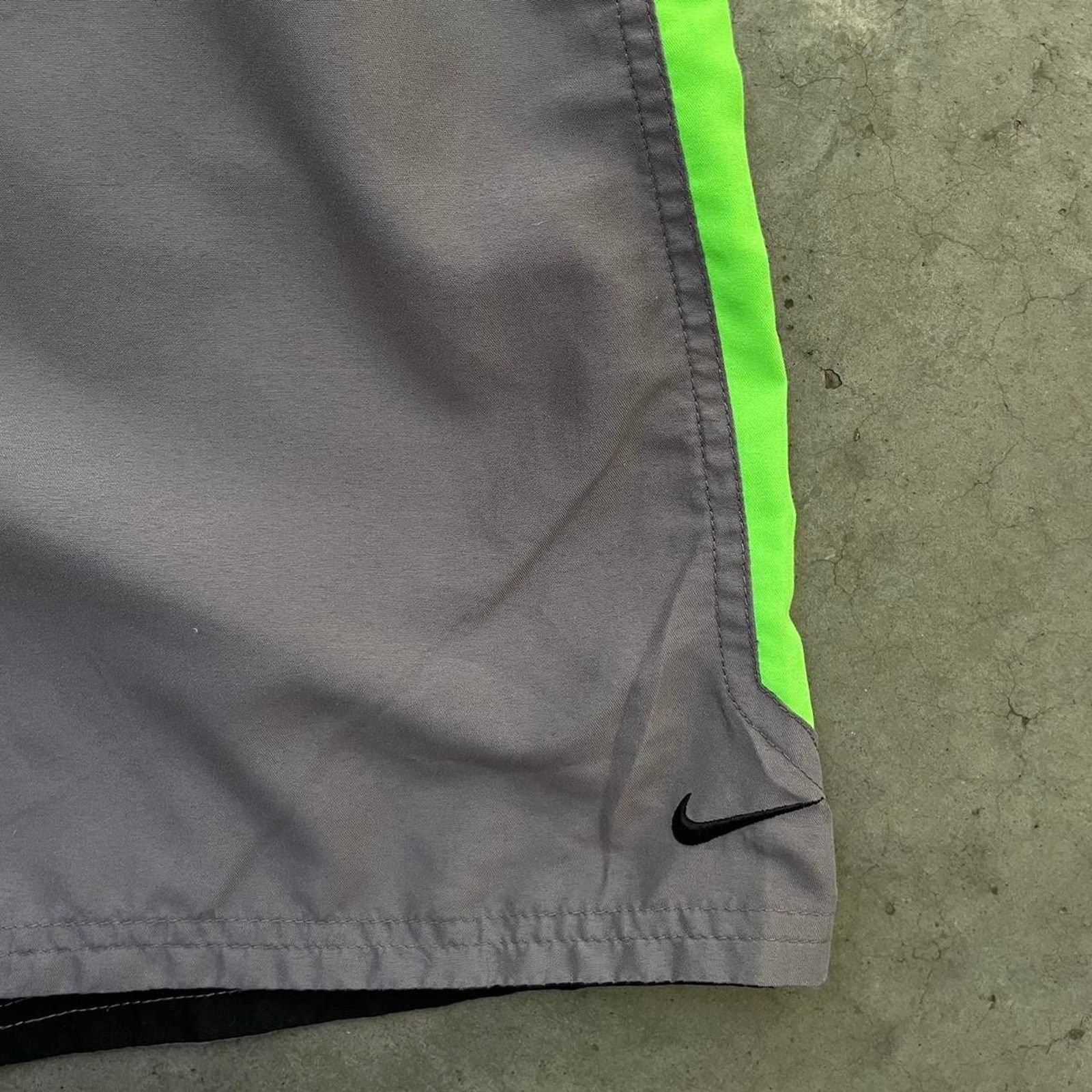 Nike Nike Grey/Green Swim Shorts Size US 38 / EU 54 - 4 Thumbnail