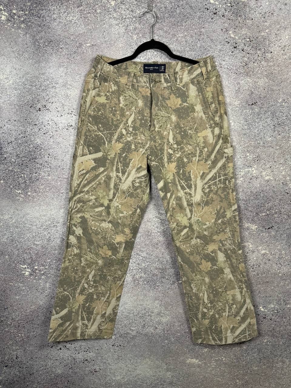 Abercrombie & Fitch × Realtree Abecrombie & Fitch Baggy Realtree Camo pants Size US 30 / EU 46 - 1 Thumbnail